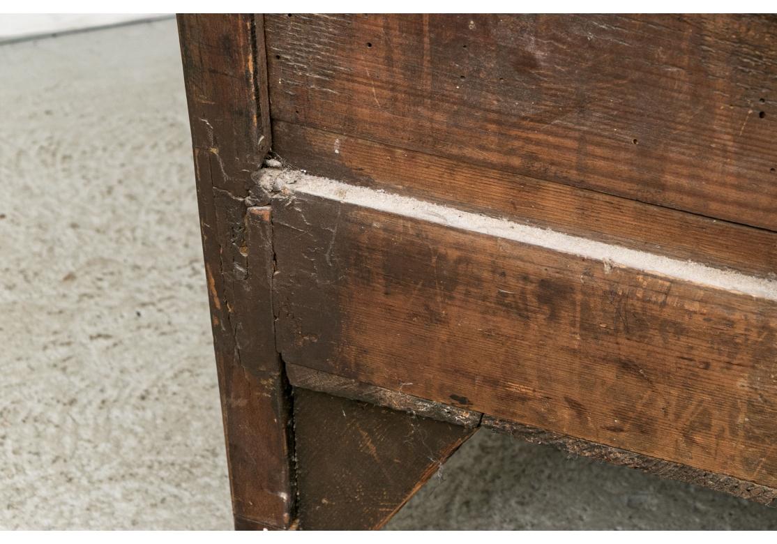 Ancienne commode provinciale de campagne française en vente 4