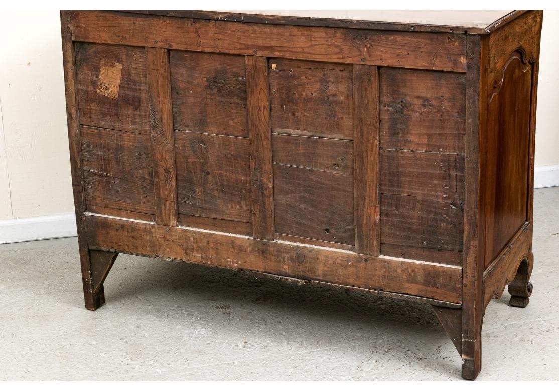 Ancienne commode provinciale de campagne française en vente 8