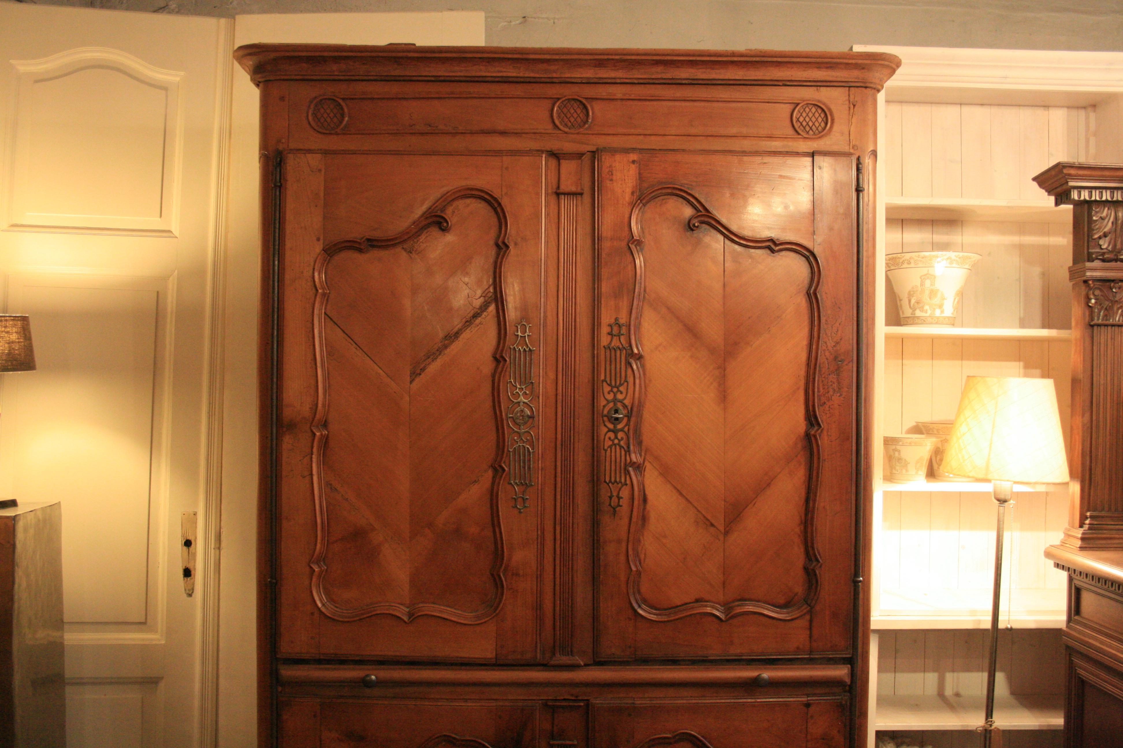 18th Century French Provincial Cherry and Oak Louis XV Cabinet 6