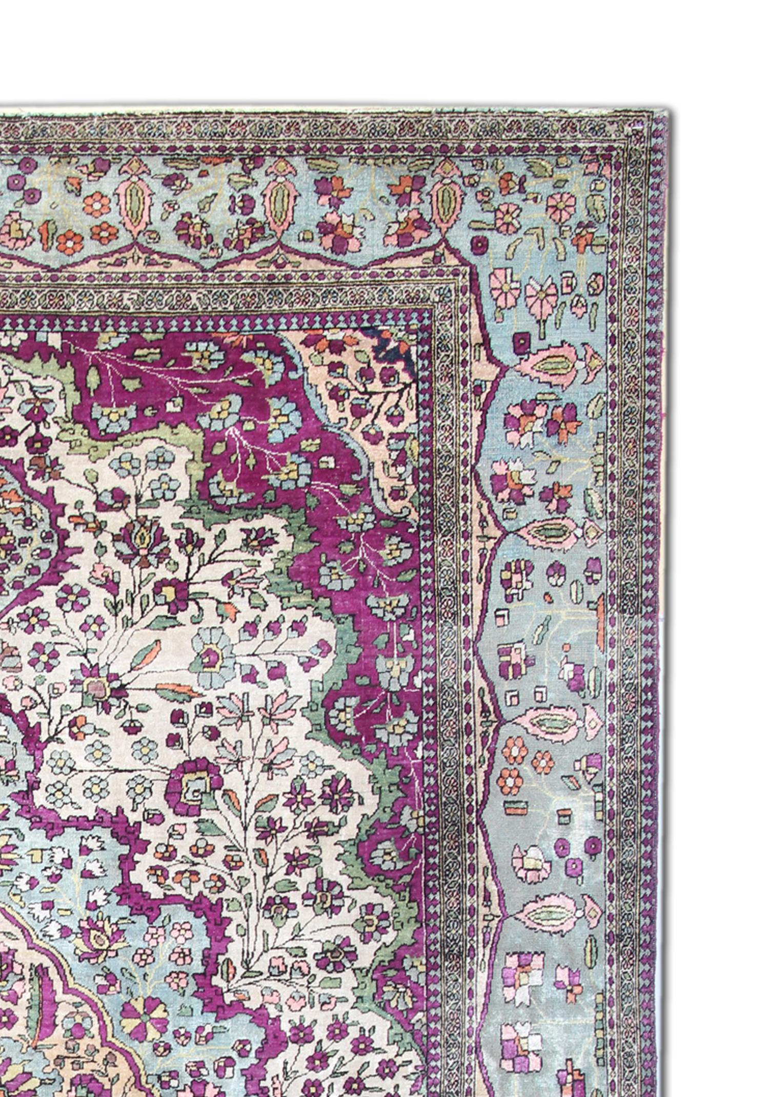 Caucasien Tapis de salon Mohtasham ancien en soie violette et crème tissé à la main en vente