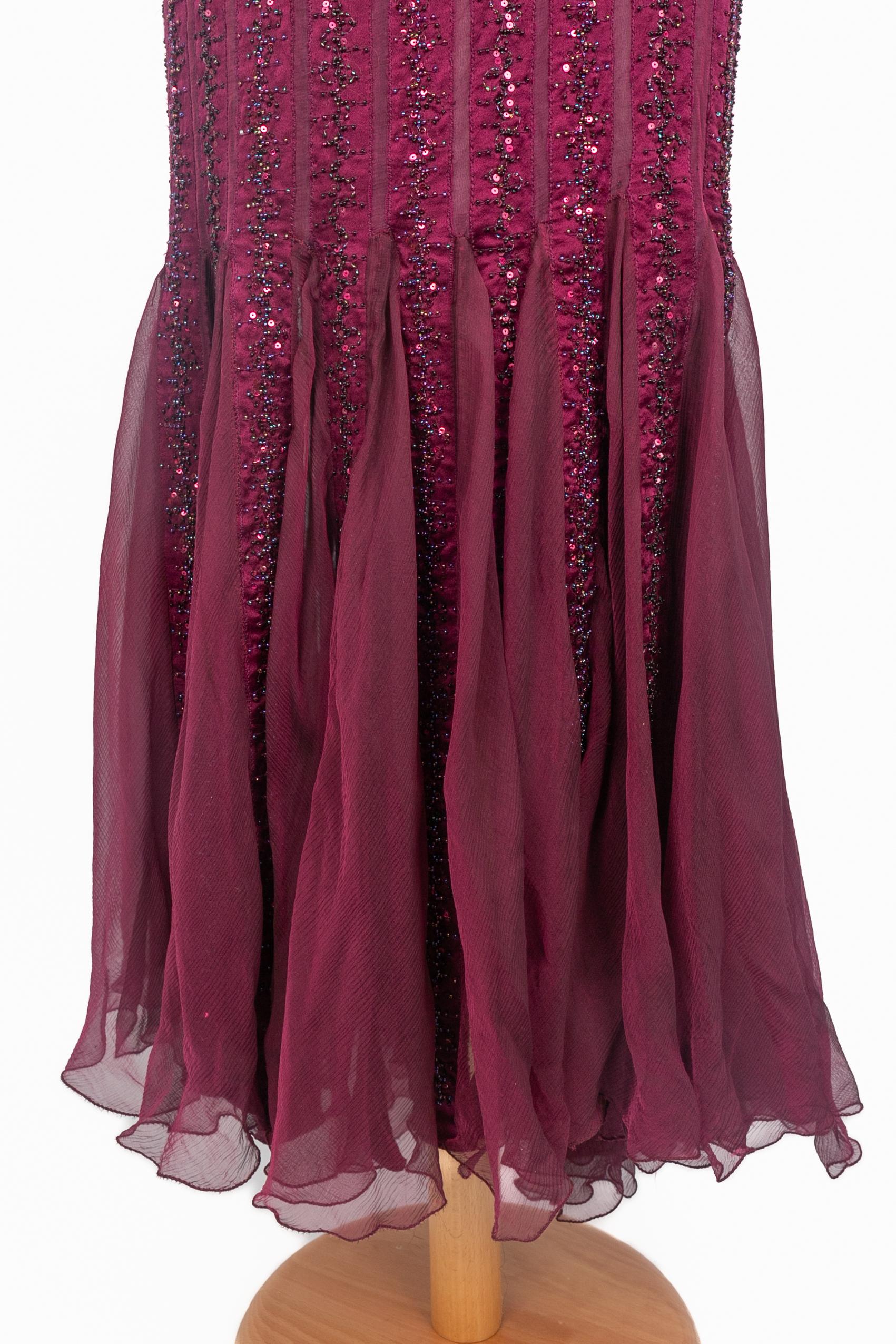 Robe ancienne en soie violette en vente 5