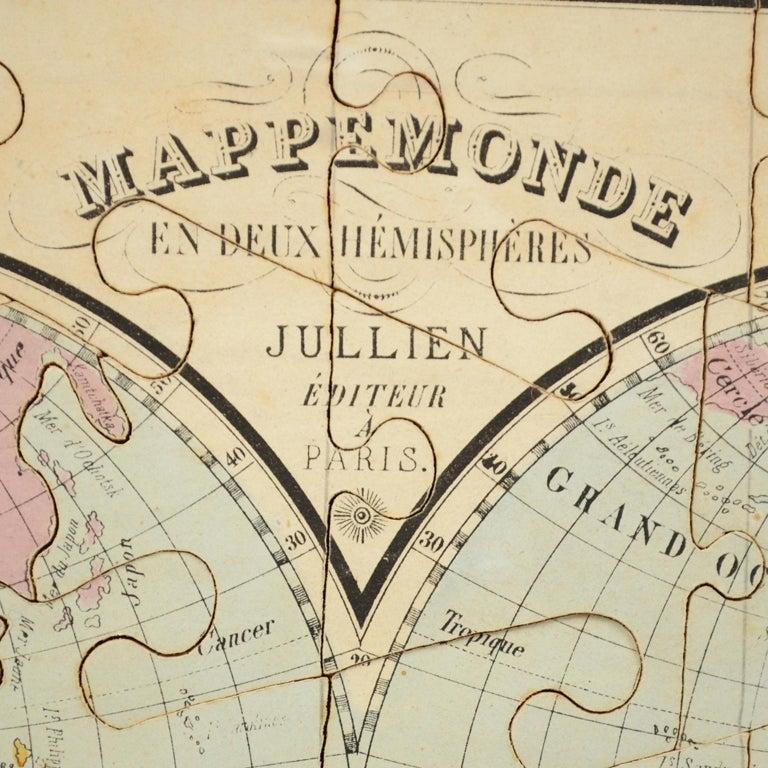 Milieu du XIXe siècle Puzzle ancien de cartons colorés représentant une carte du monde, Europe et France en vente
