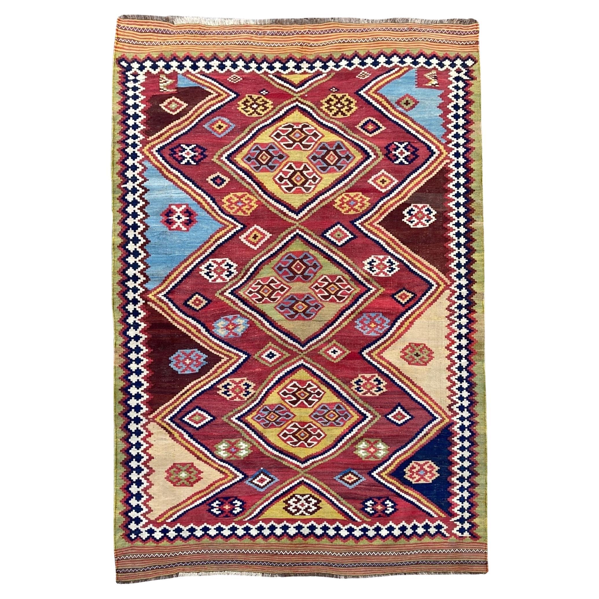 Antiker Gaschgai-Kilim 2,02m x 1,37m im Angebot