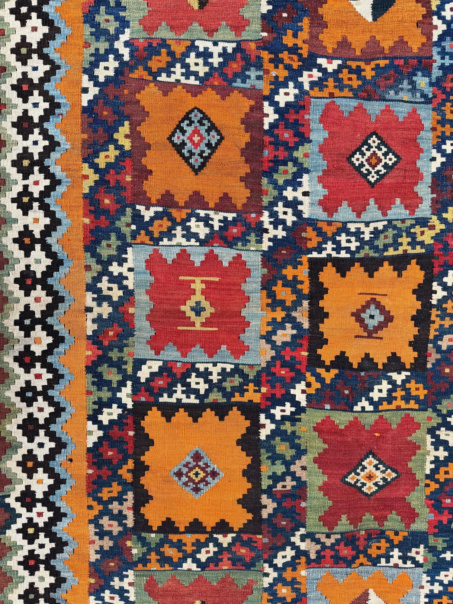 Antiker Gaschgai-Kilim 2,30m x 1,59m im Angebot 8