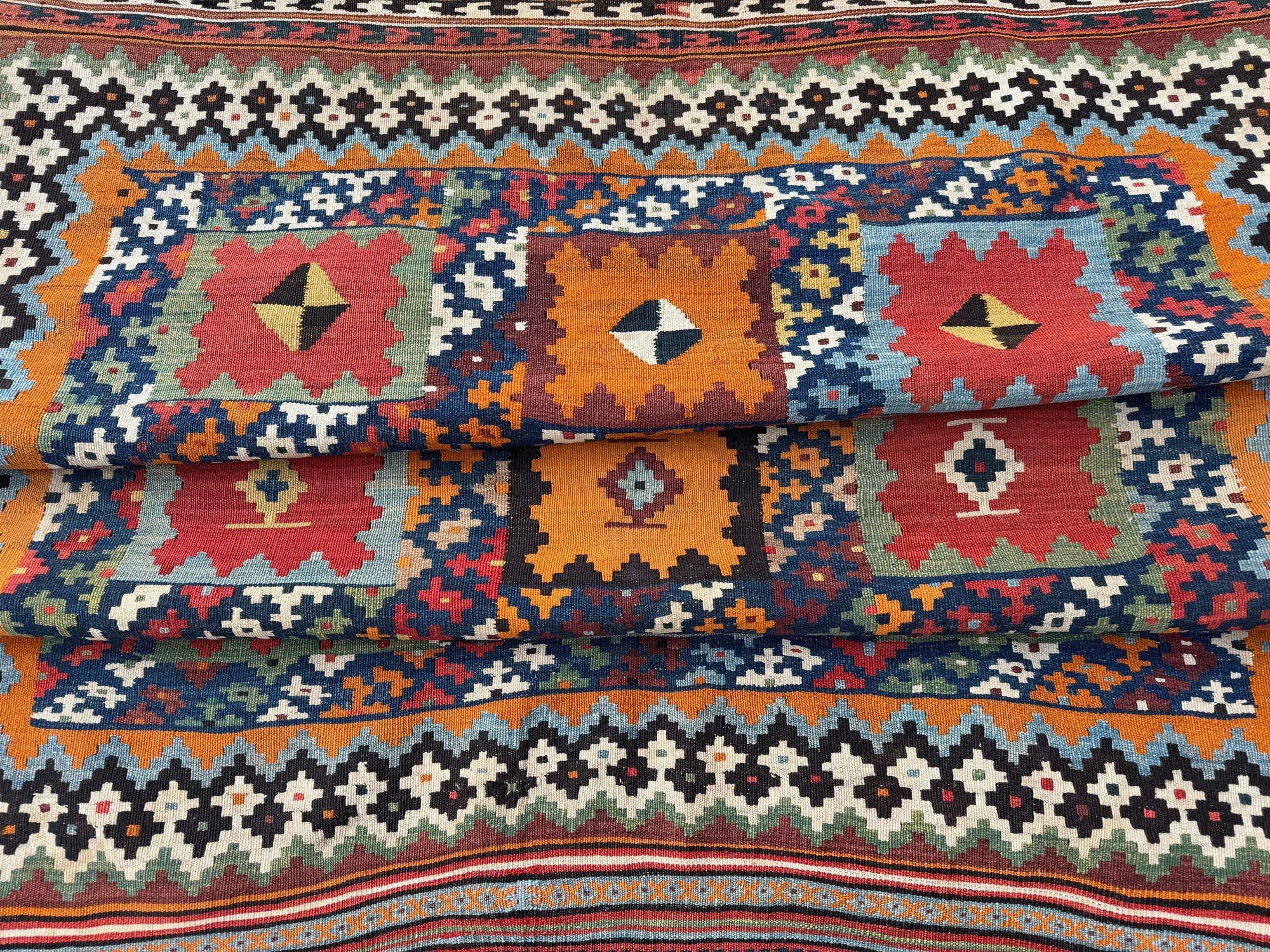 Antiker Gaschgai-Kilim 2,30m x 1,59m im Angebot 11