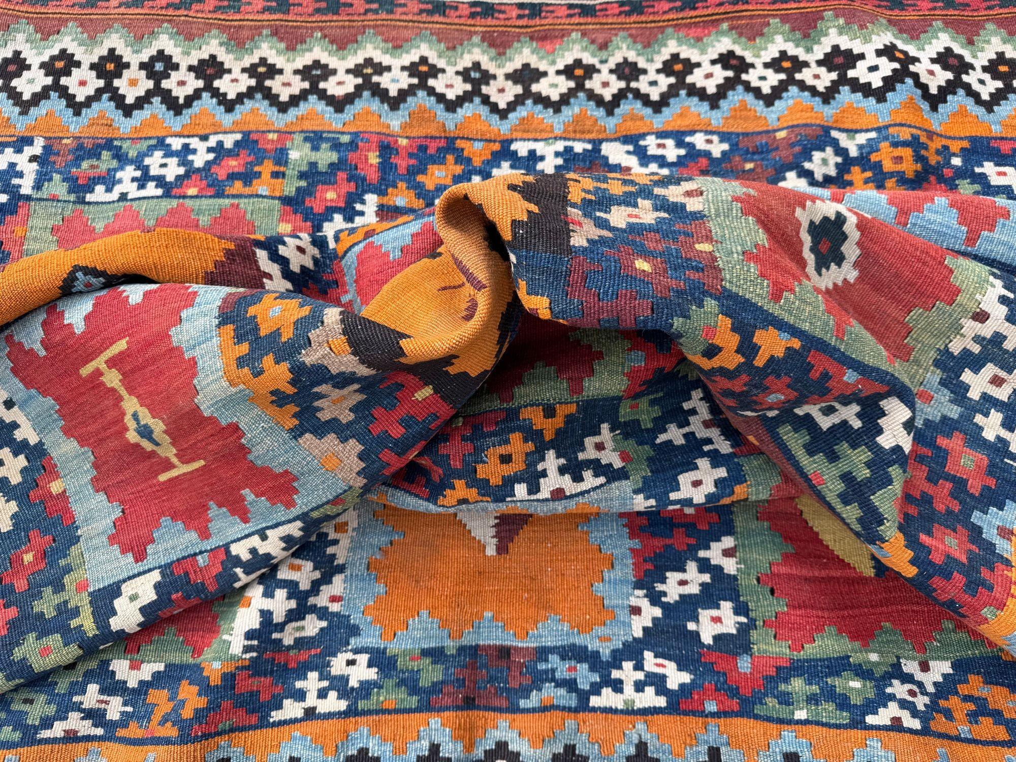 Antiker Gaschgai-Kilim 2,30m x 1,59m im Angebot 12