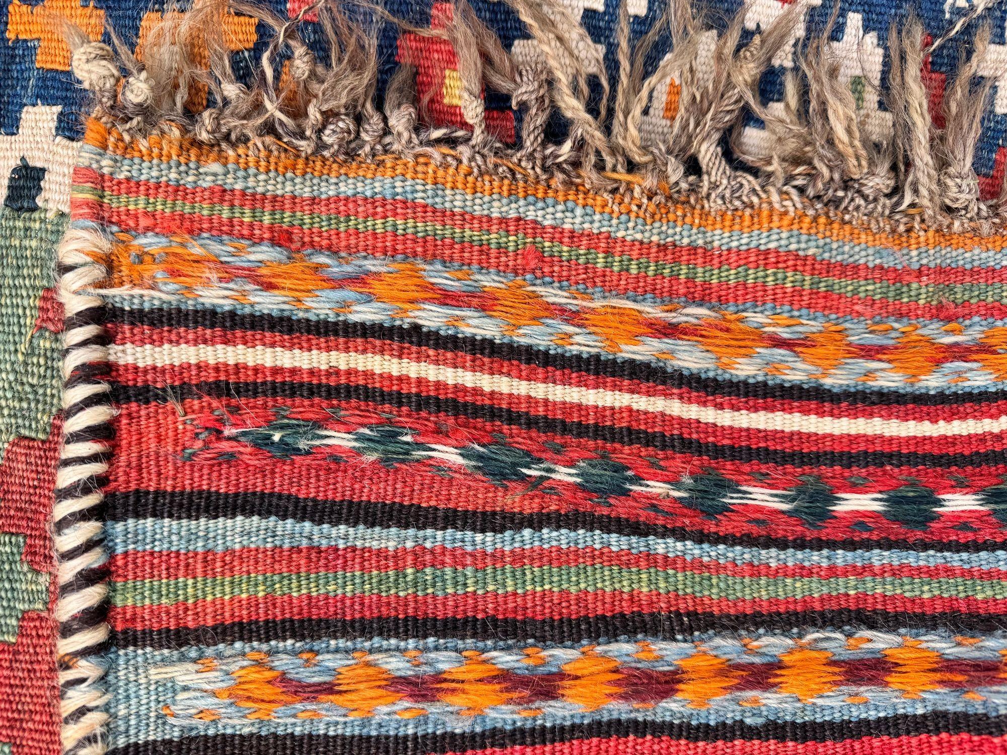 Antiker Gaschgai-Kilim 2,30m x 1,59m im Angebot 13