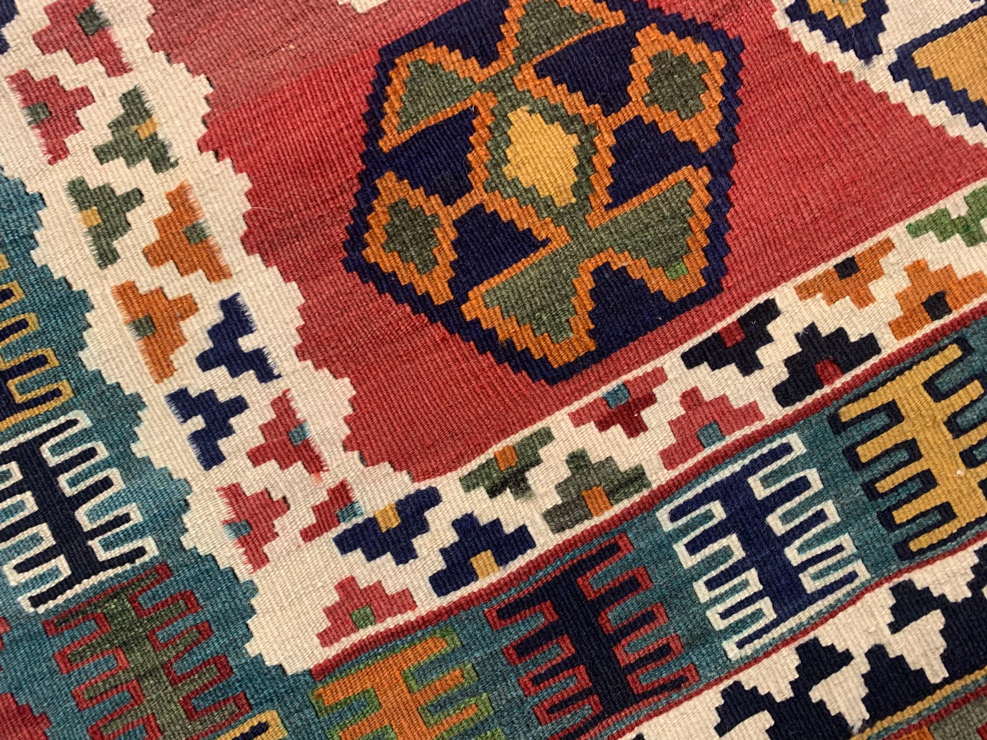 Tintura vegetale Antico tappeto Qashqai Kilim, Rug & Kilim in lana con motivo all over in vendita