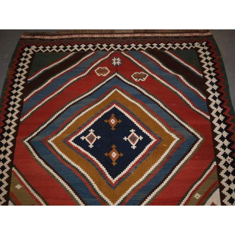 Antique Qashqai Kilim with Bold Graphic Design, Late 19th Century In Good Condition For Sale In Moreton-In-Marsh, GB