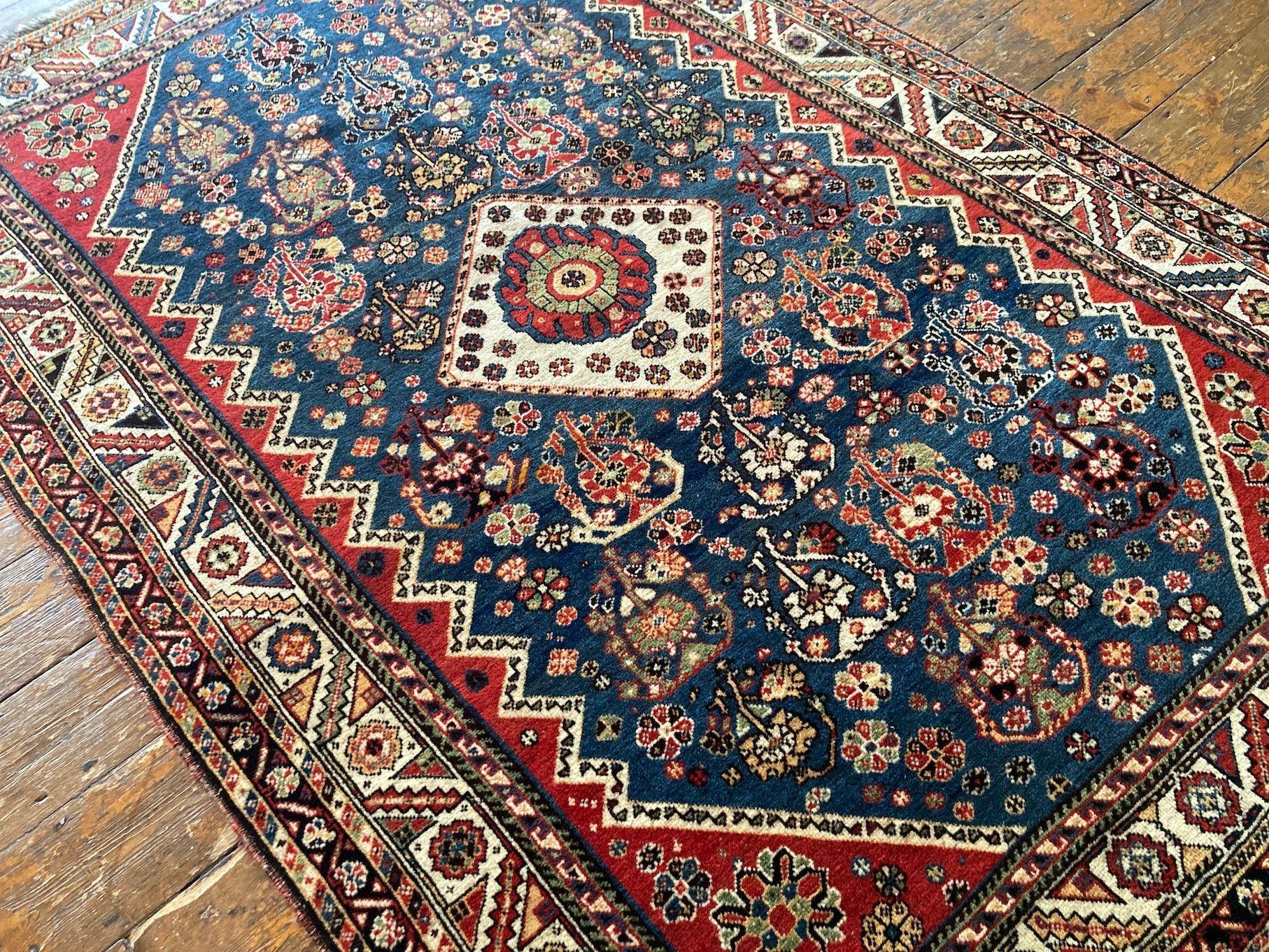 Antiker Gaschgai-Teppich 1,86m x 1,27m (Wolle) im Angebot