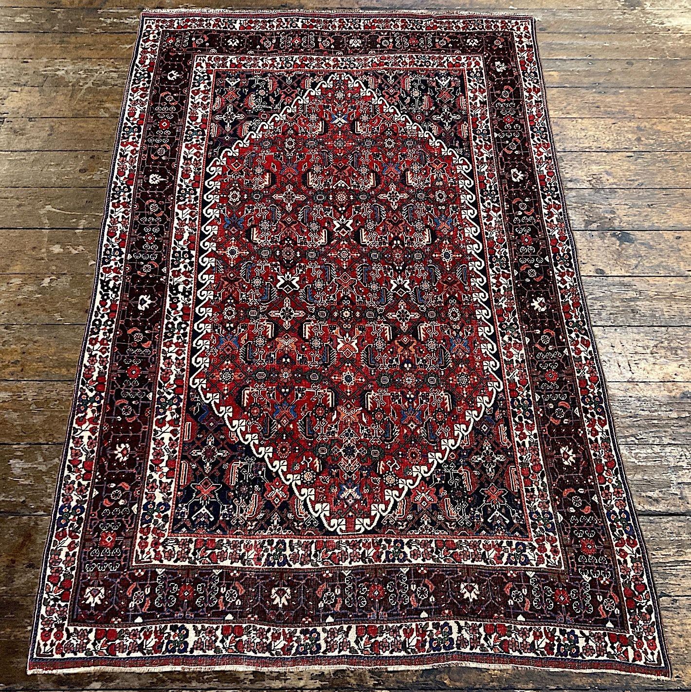 Early 20th Century Antique Qashqai Rug 2.61m x 1.65m For Sale