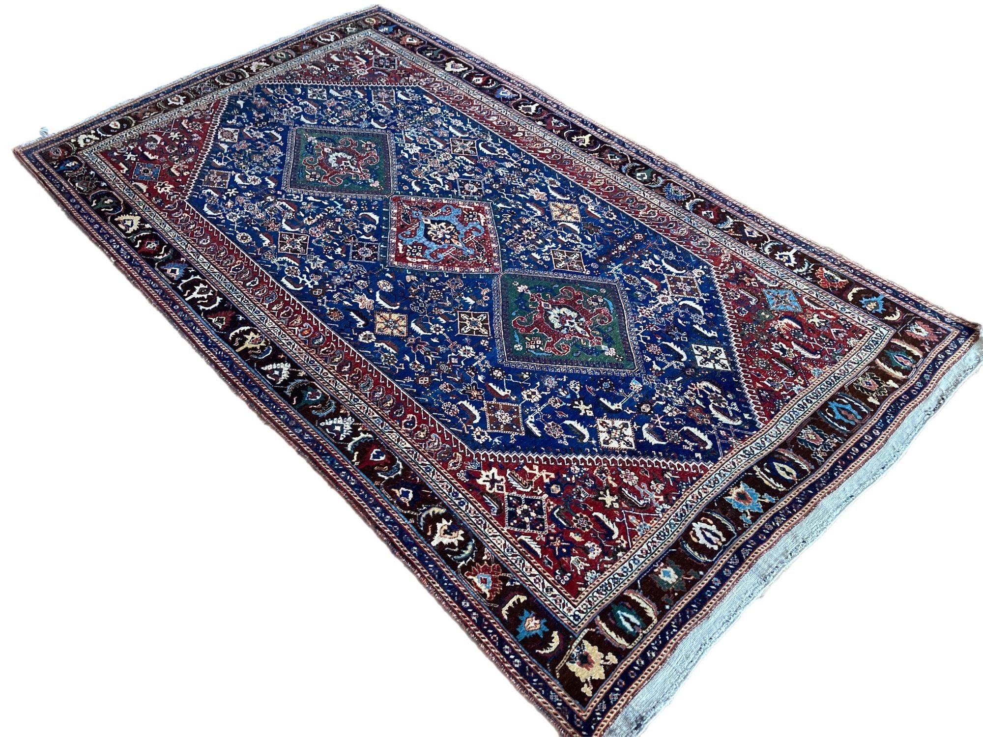 Antique Qashqai Rug 2.62m X 1.57m In Good Condition For Sale In St. Albans, GB