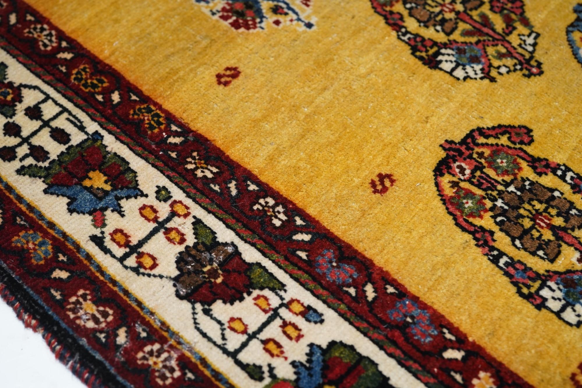 Early 20th Century Antique Qashqai Rug For Sale