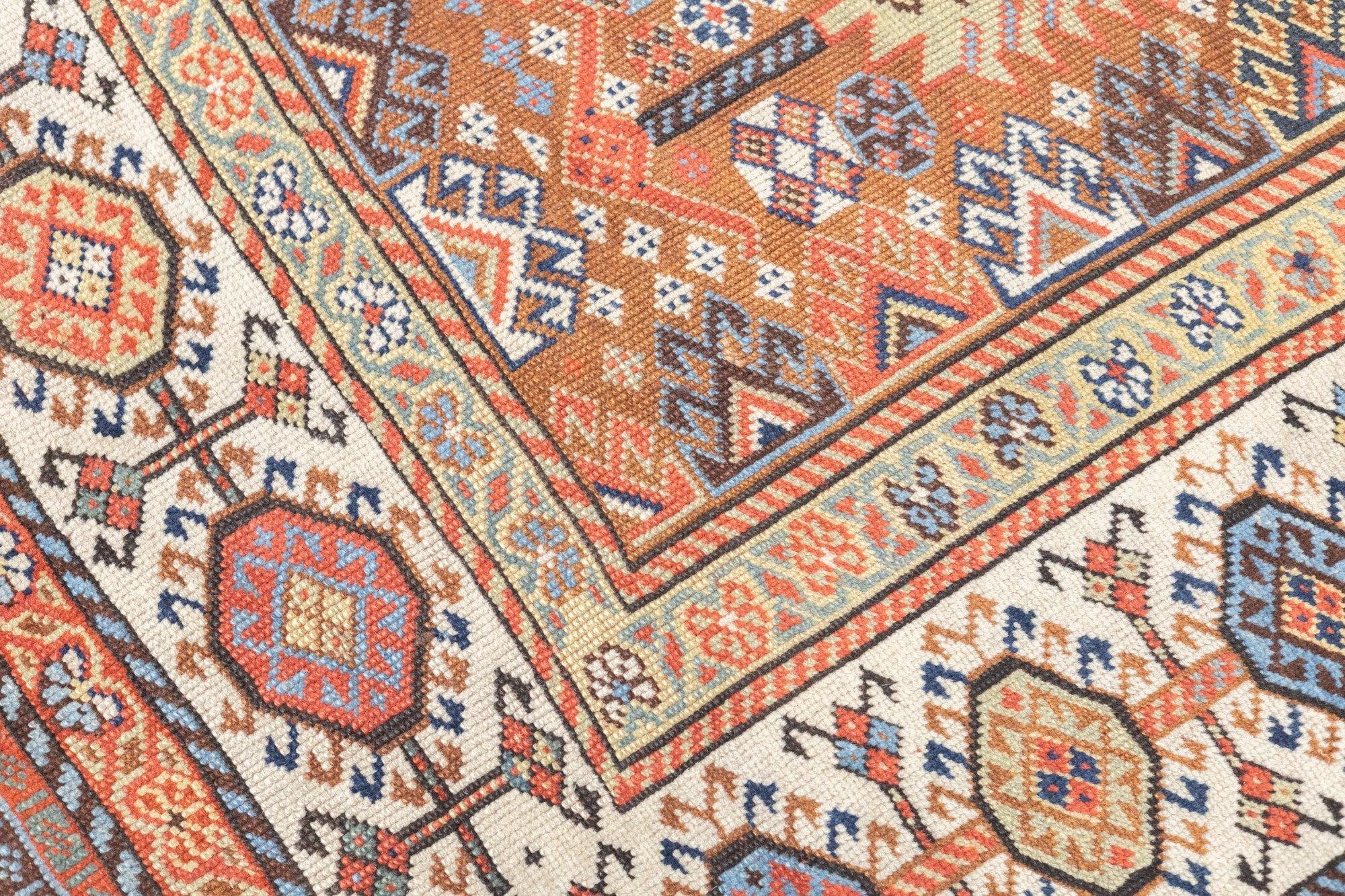 Tapis Antiquities Qashqai Shekarlou 5'8'' x 7'7'' en vente 3