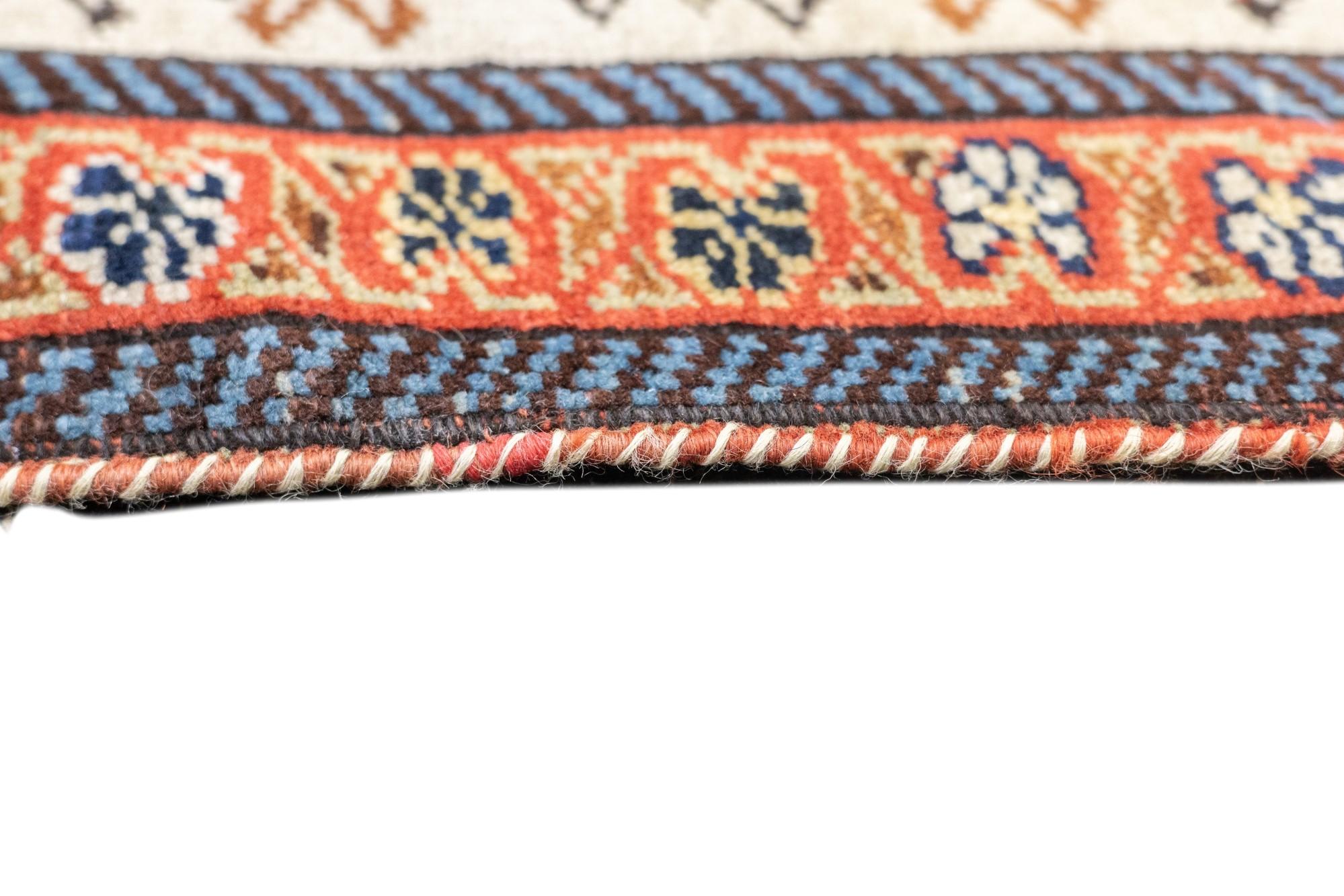 Tapis Antiquities Qashqai Shekarlou 5'8'' x 7'7'' en vente 1