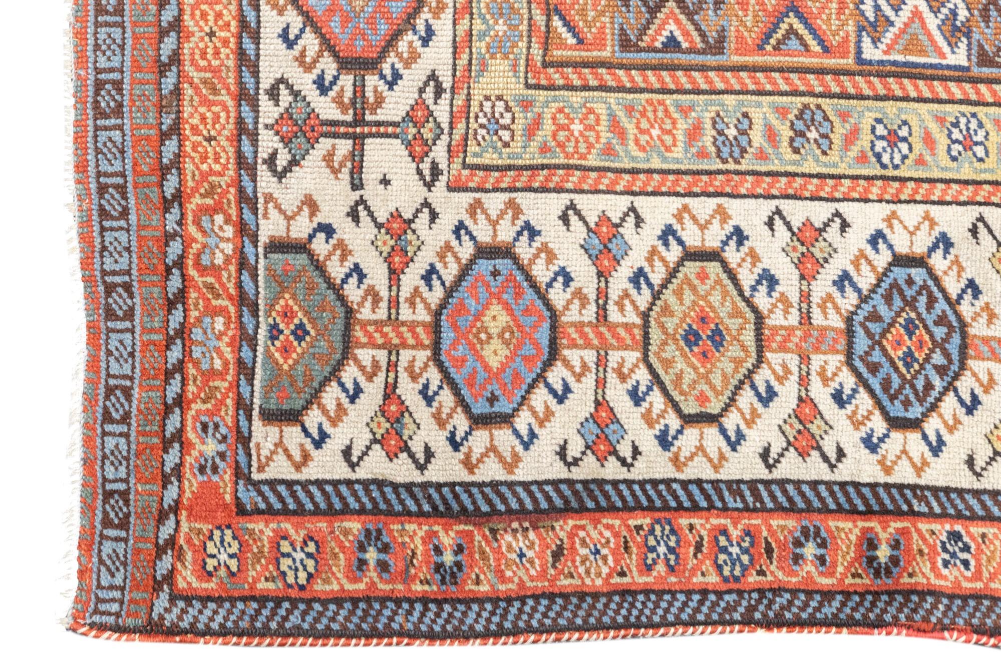 Tapis Antiquities Qashqai Shekarlou 5'8'' x 7'7'' en vente 2