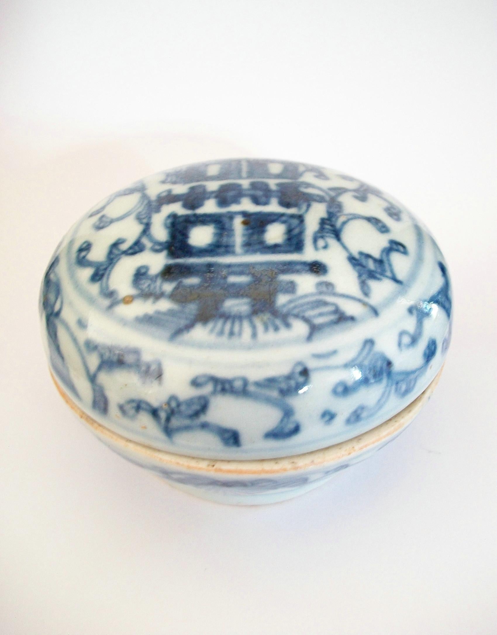 Cinese Antica scatola di porcellana Qing bianca e blu, non firmata, Cina, fine XIX secolo in vendita