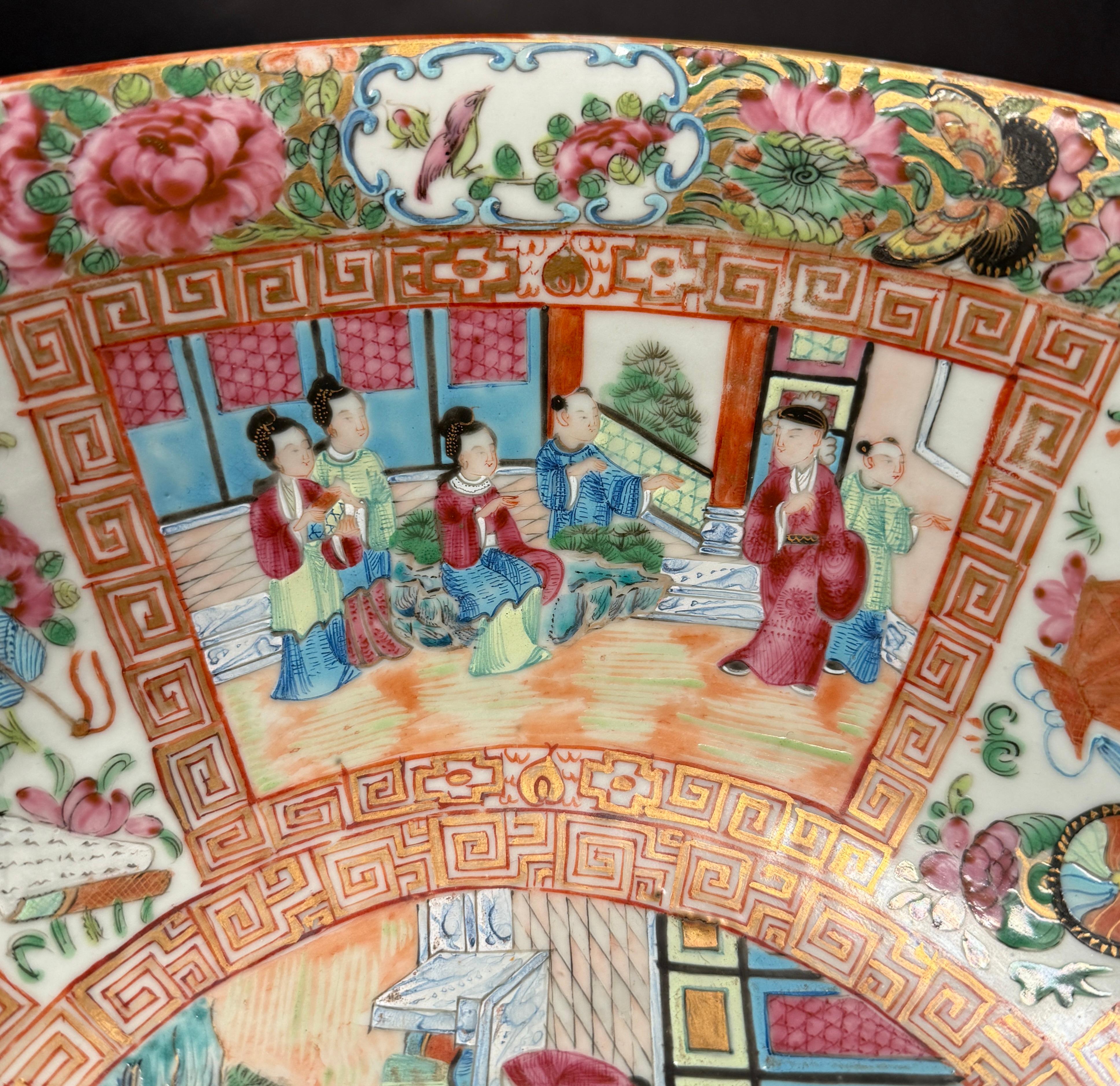 Antike chinesische Famille Rose Canton-Porzellanschale aus Qing-Kanton (19. Jahrhundert) im Angebot