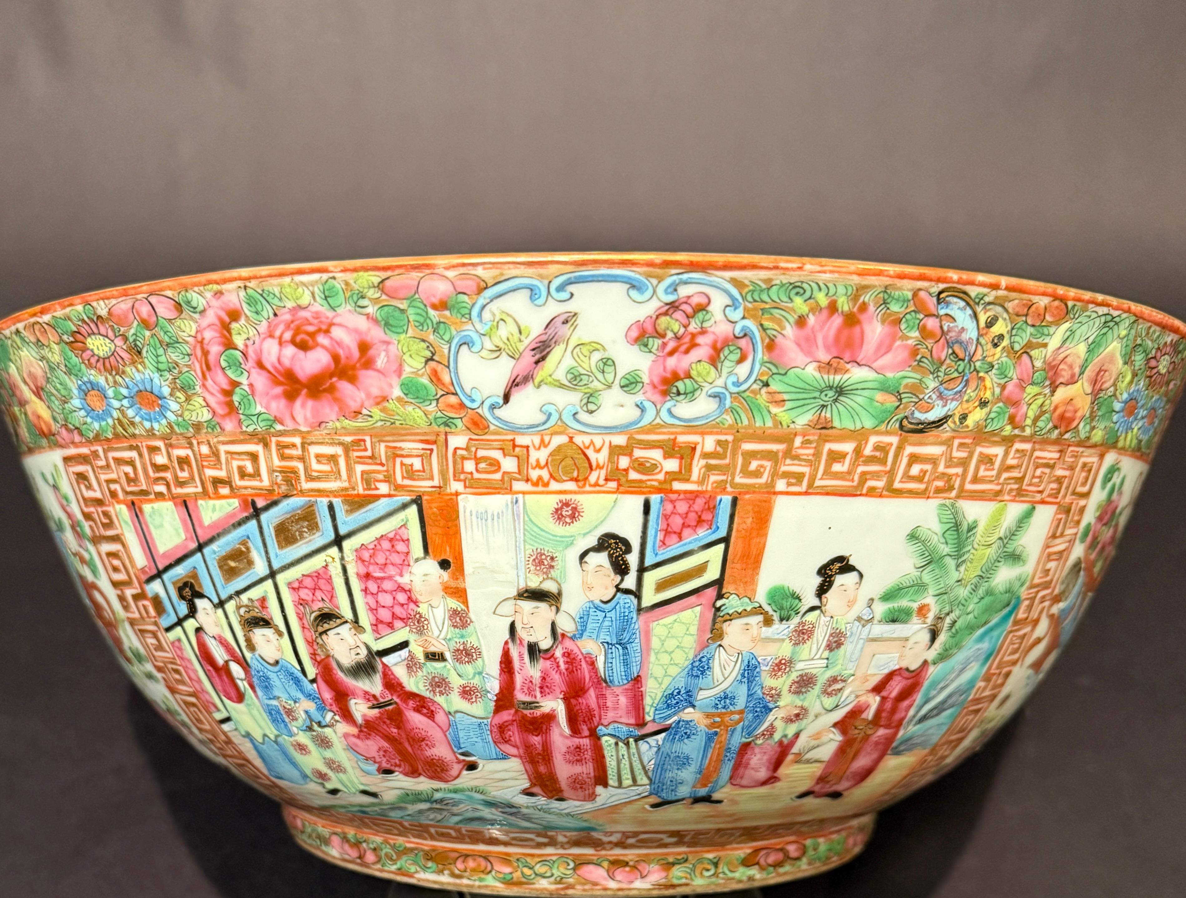 Antike chinesische Famille Rose Canton-Porzellanschale aus Qing-Kanton (Keramik) im Angebot