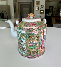 Chinese Famille Rose Porcelain Lidded Teapot- 19th century
