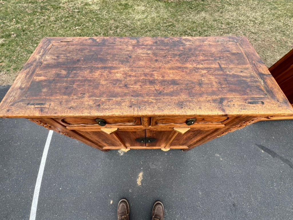 Antique Qing Dynasty Butterfly Cabinet c. 1800s For Sale 4