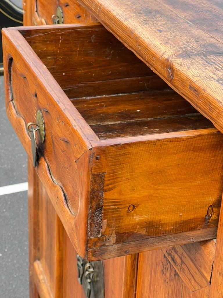 Antique Qing Dynasty Butterfly Cabinet c. 1800s For Sale 3