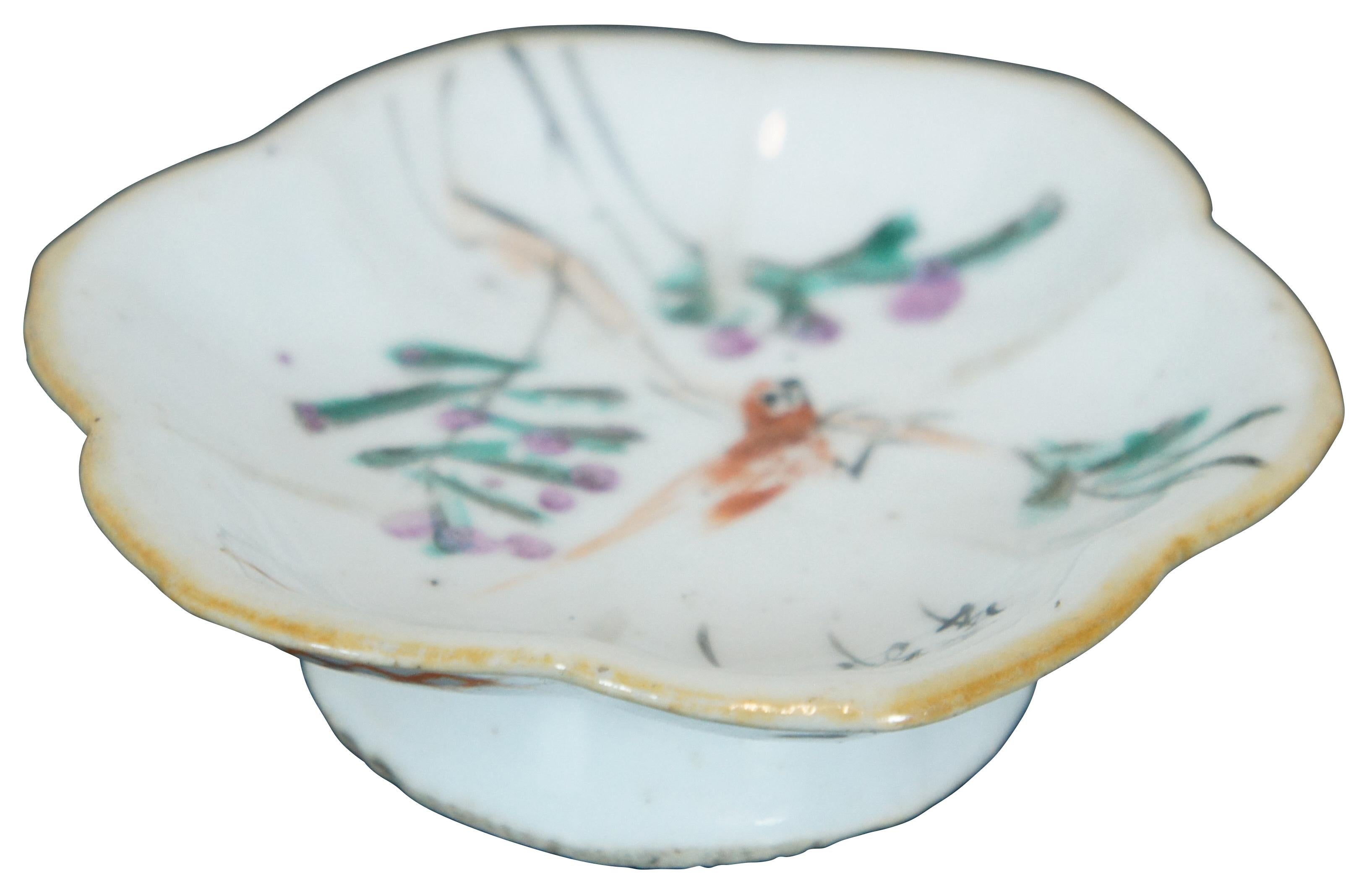 Antique Qing Dynasty Chinese Export Porcelain Footed Dish Lotus Bird Compote In Good Condition In Dayton, OH