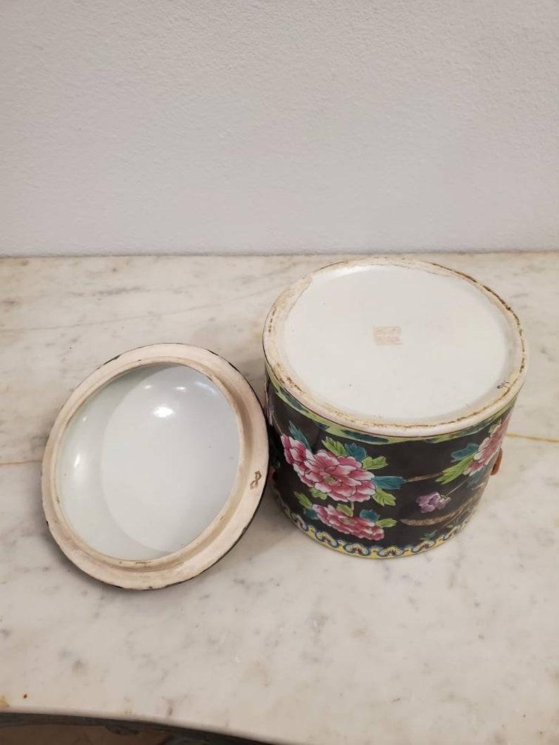 Antique Chinese Qing Dynasty Porcelain Famille Noir Covered Jar 2