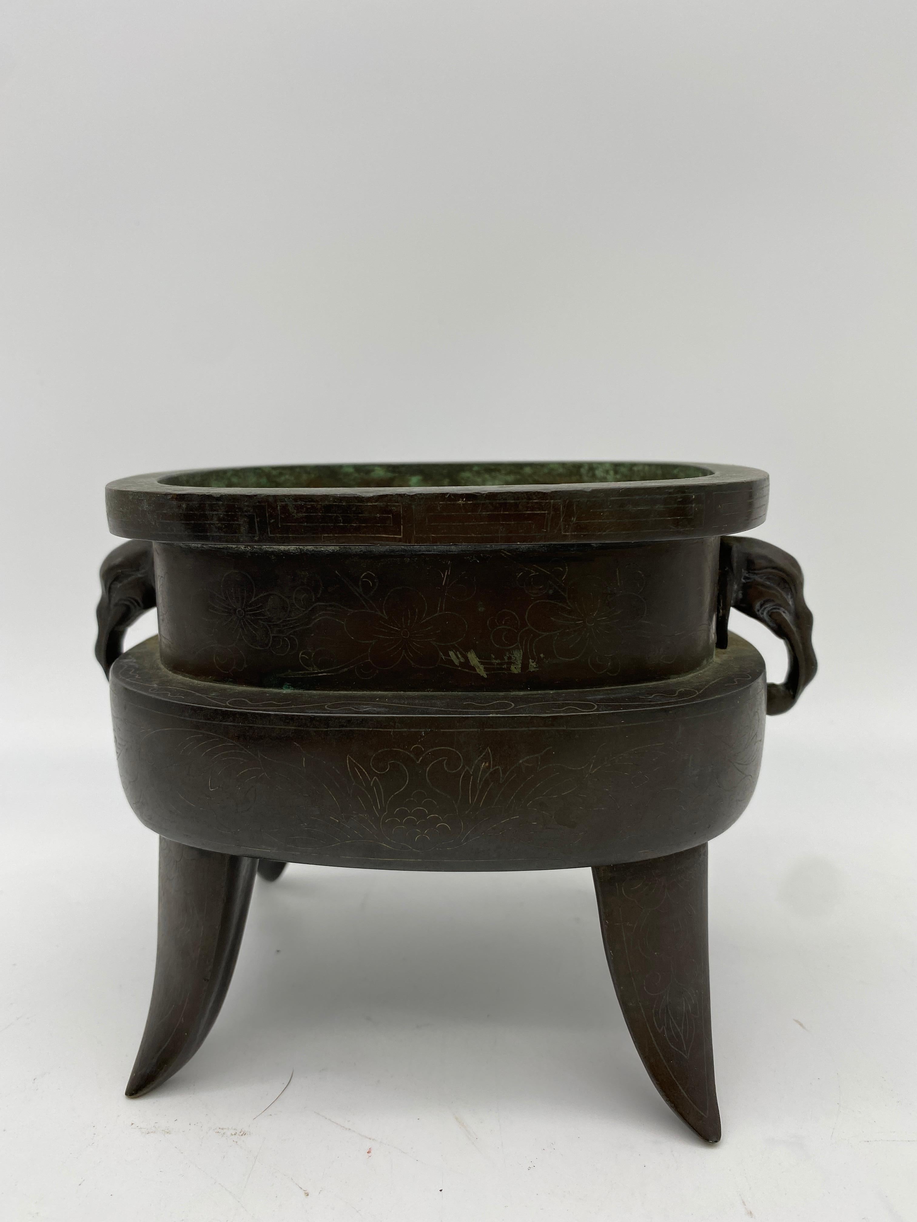 Carved Antique Qing Dynasty Chinese Twin Handled Bronze Censer with Elephants Handles For Sale