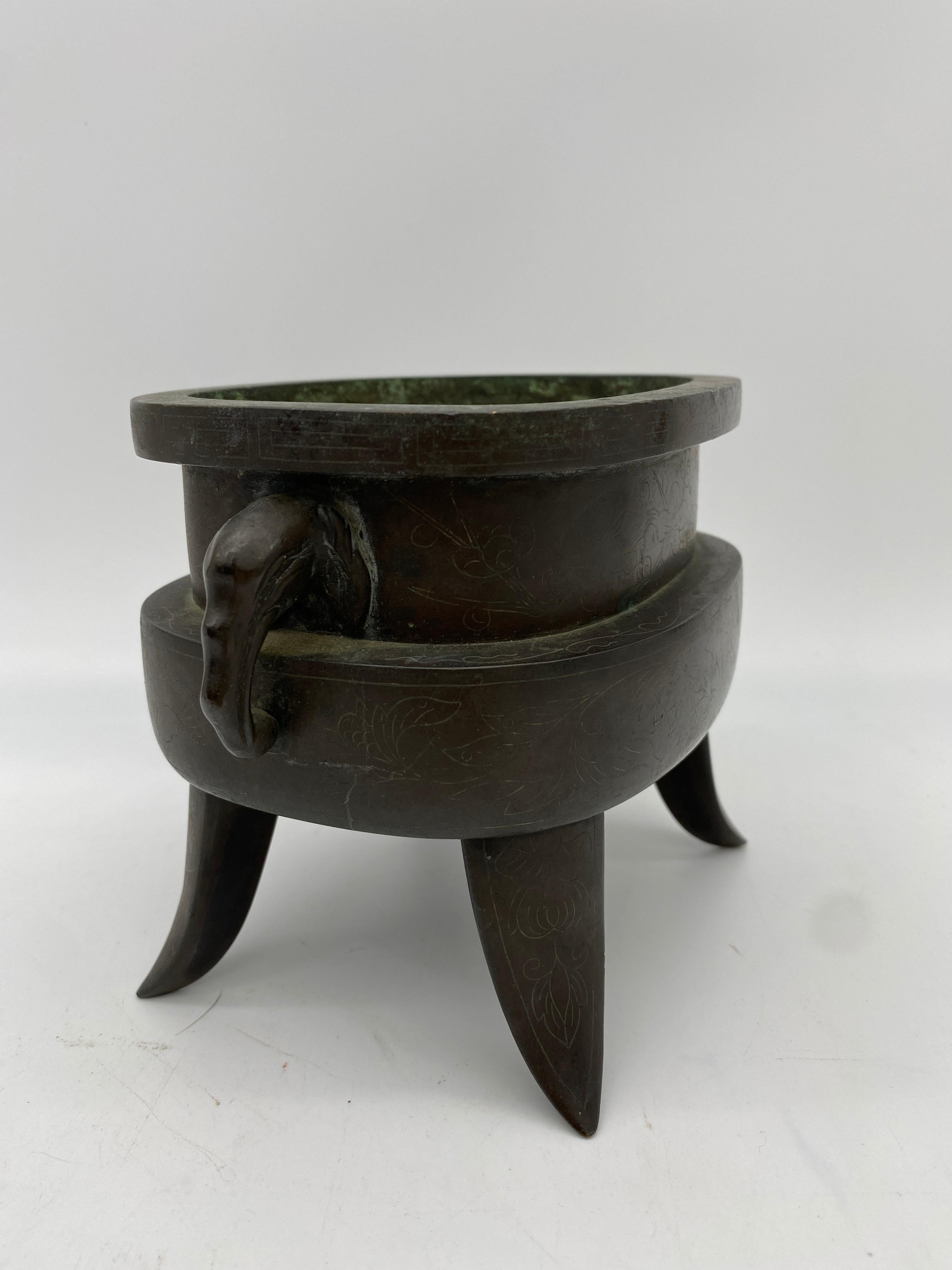 Antique Qing Dynasty Chinese Twin Handled Bronze Censer with Elephants Handles In Good Condition For Sale In Brea, CA