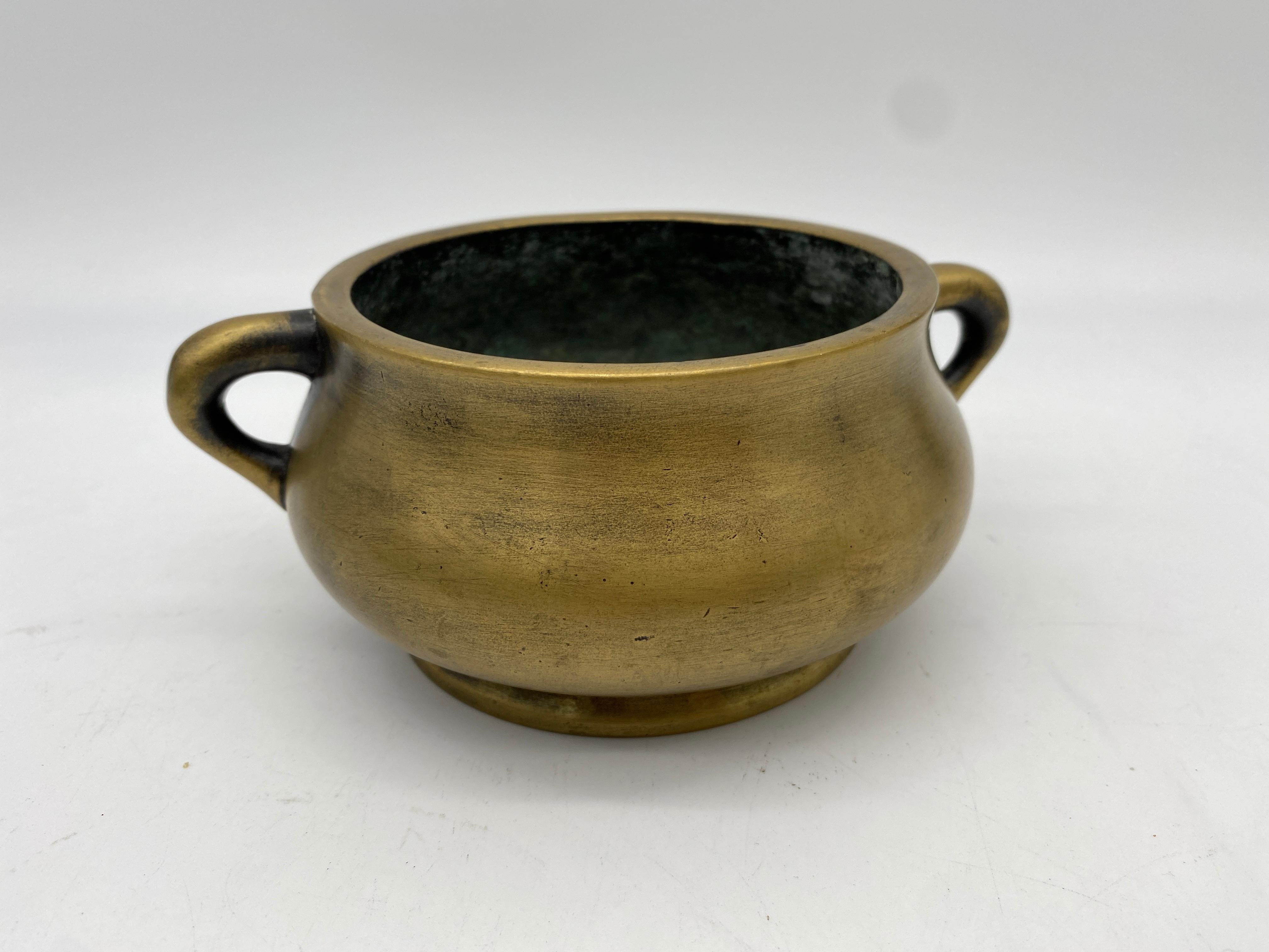 Antique Qing Dynasty Chinese Twin Handled Bronze Censer Xuande Marks to Base  For Sale 6