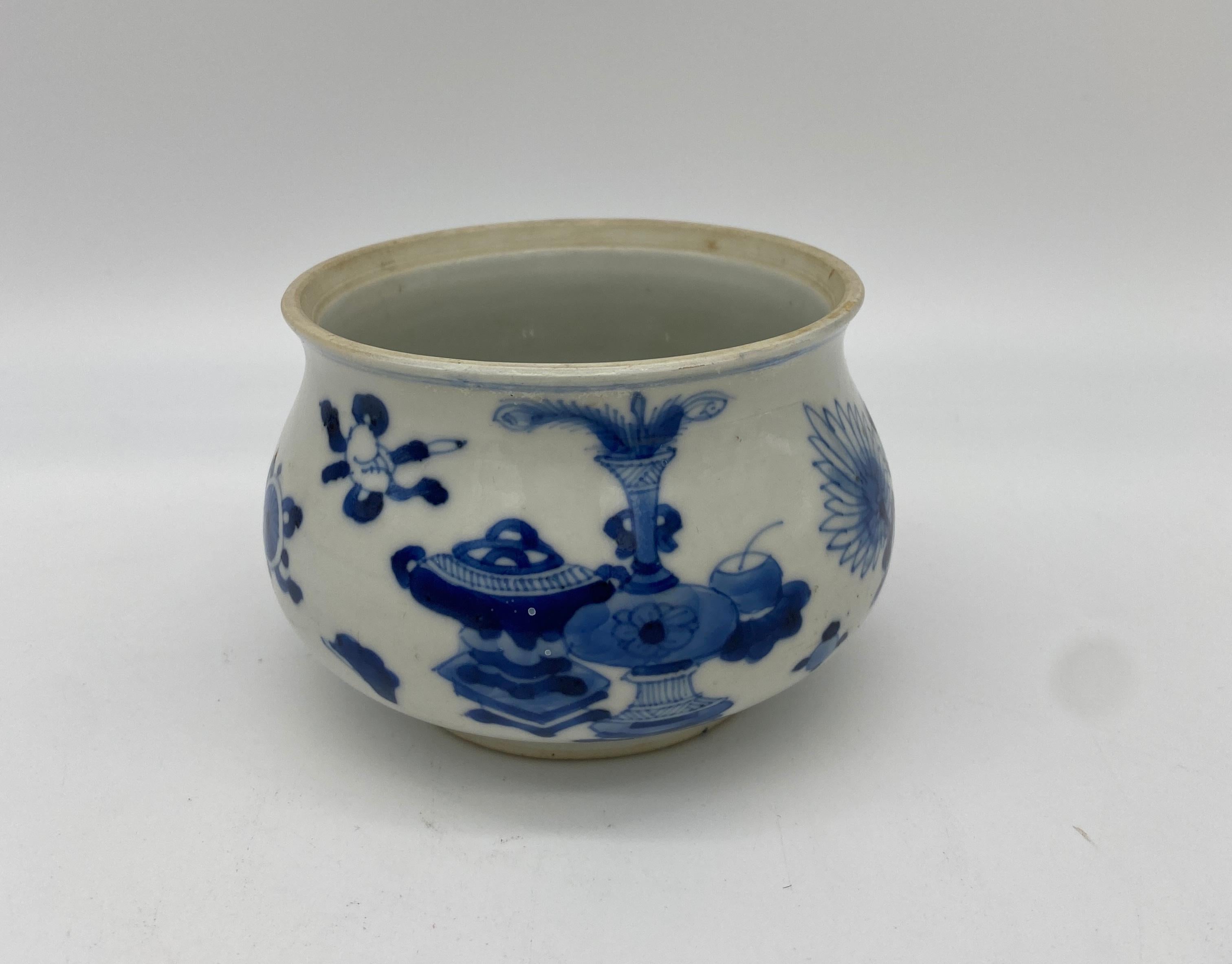 Antique Qing Dynasty Blue and White Chinese Porcelain Censer For Sale 9