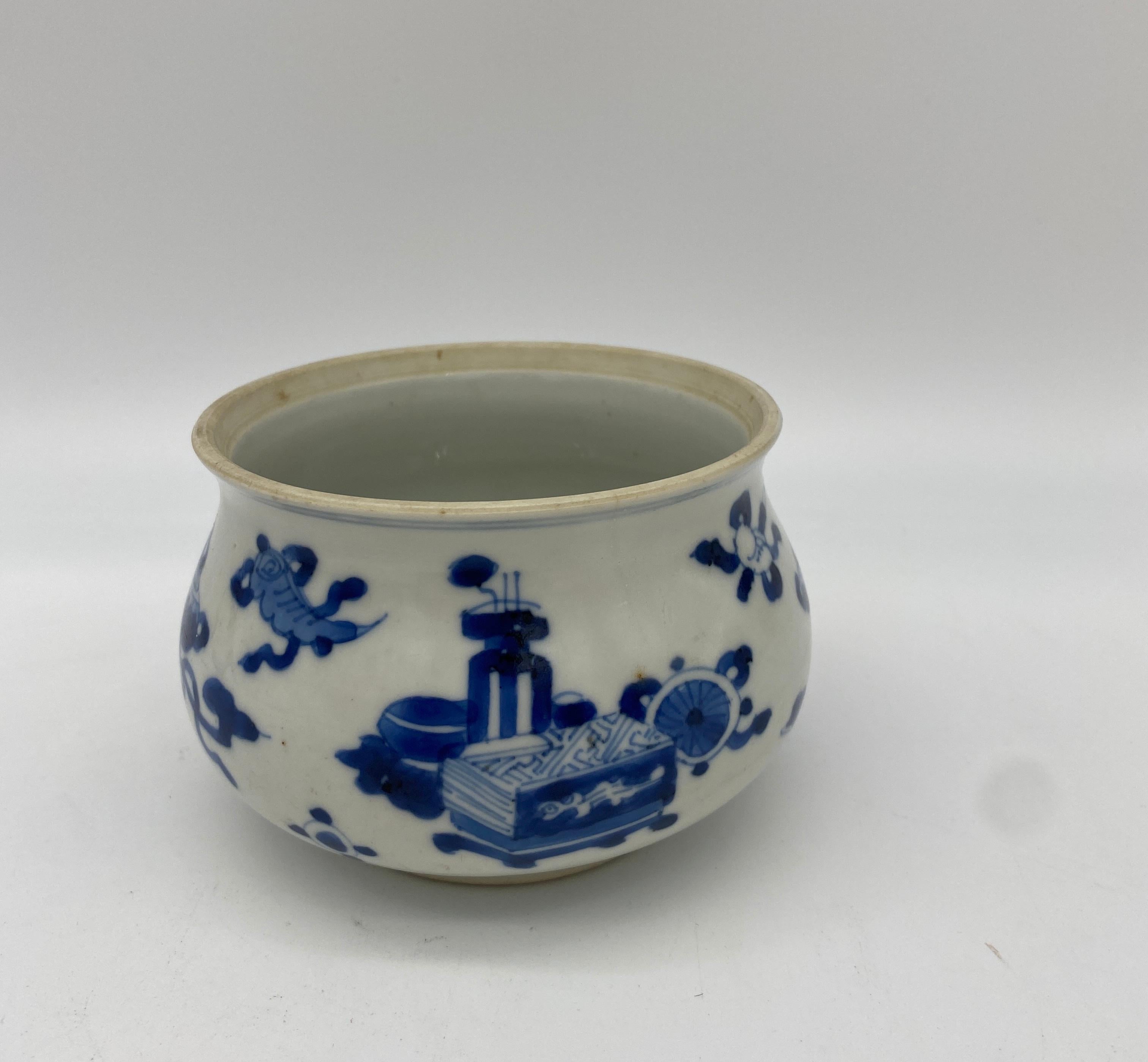 Antique Qing Dynasty Blue and White Chinese Porcelain Censer For Sale 10
