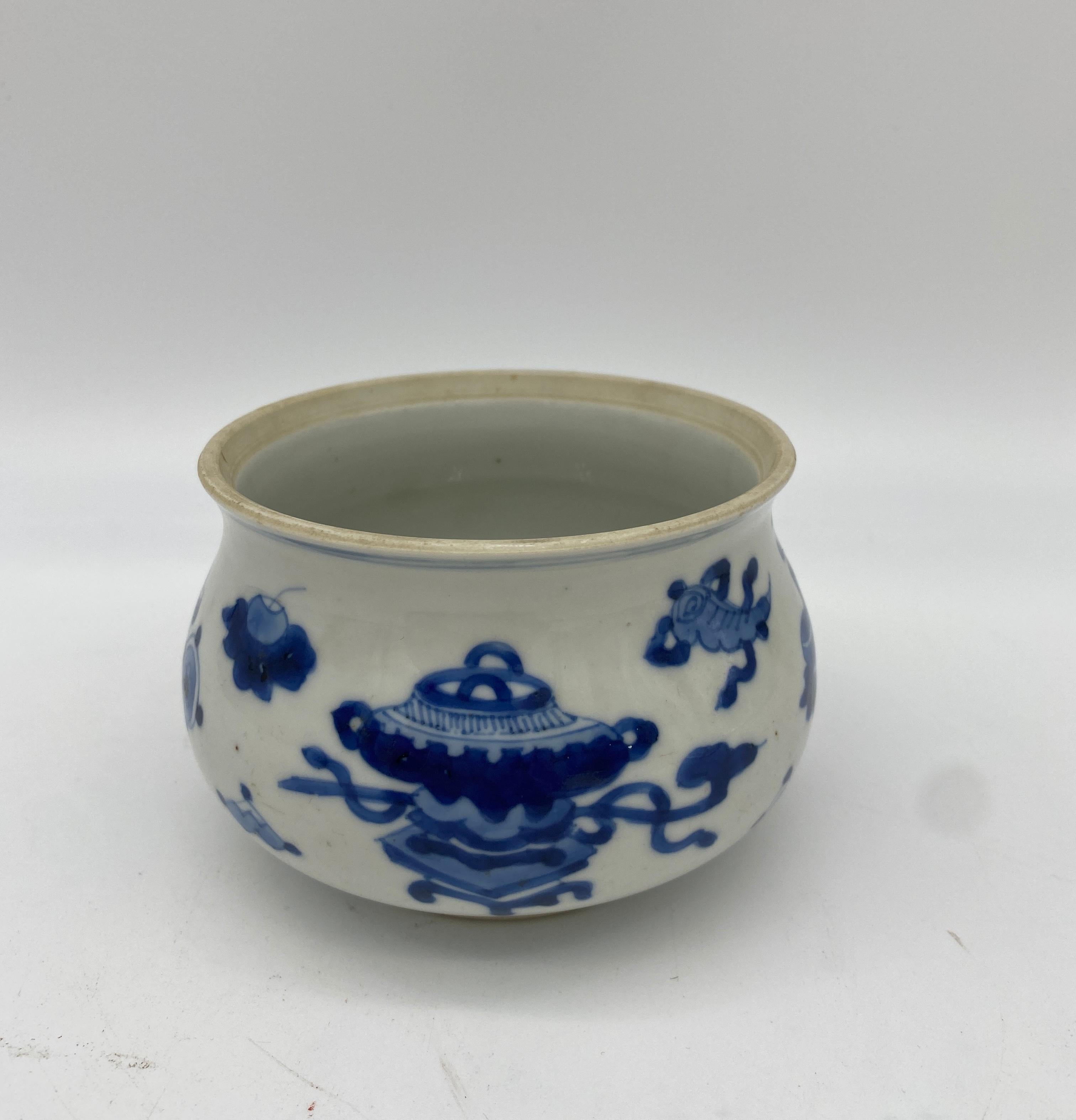Antique Qing Dynasty Blue and White Chinese Porcelain Censer For Sale 12