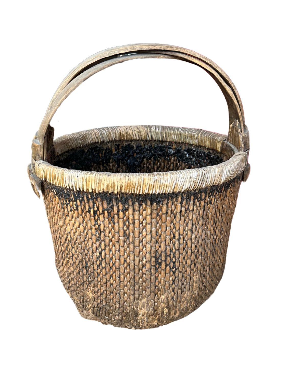 Chinese Antique Qing Dynasty Rattan Basket with Elm Wood Handle, Rich Patina For Sale