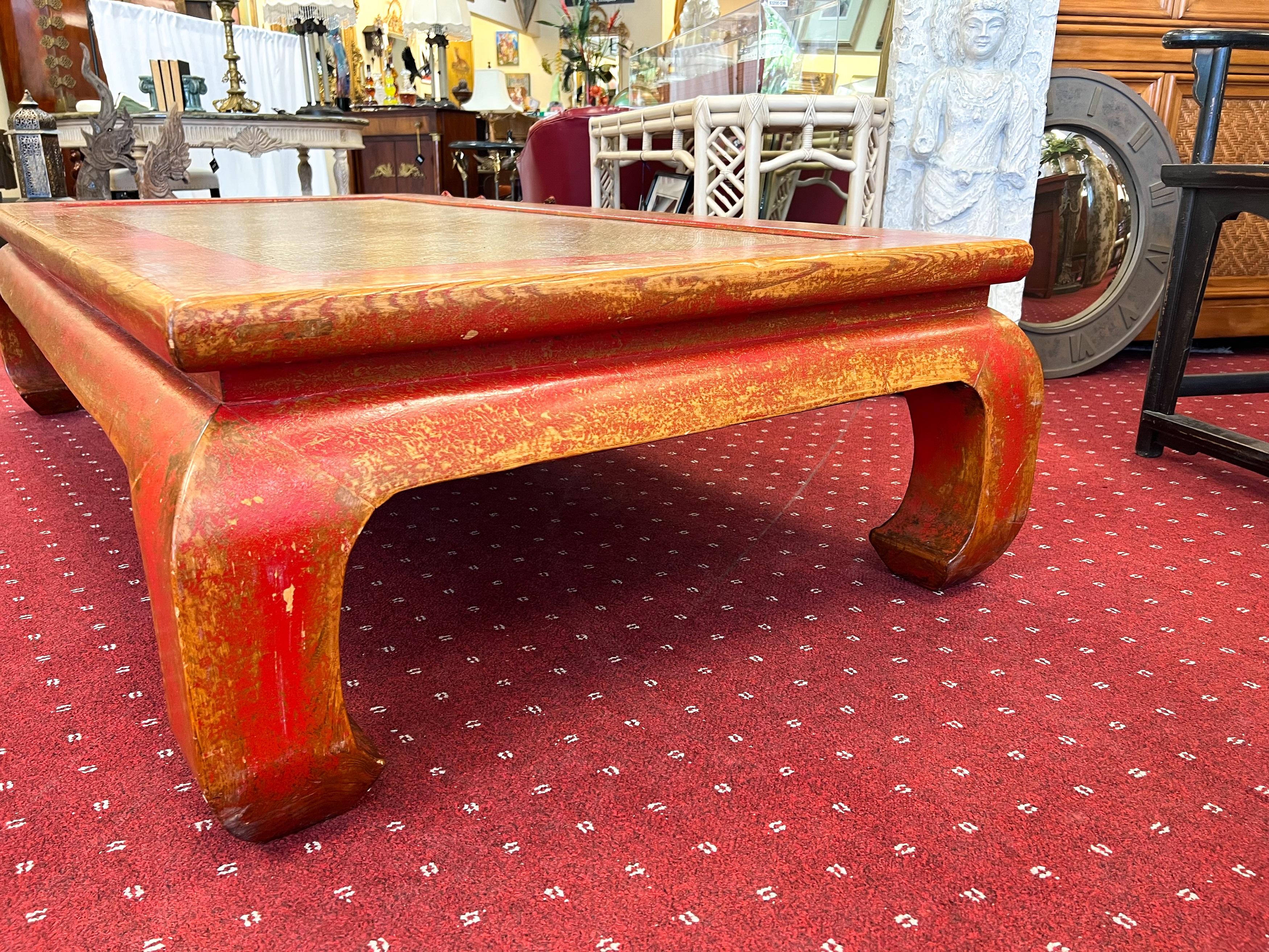 Ming Dynasty Style Daybed/Coffee Table In Distressed Condition For Sale In Palm Beach Gardens, FL