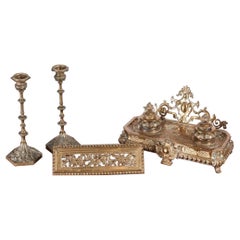Set da scrivania in ottone fuso francese di qualità antica del XIX secolo