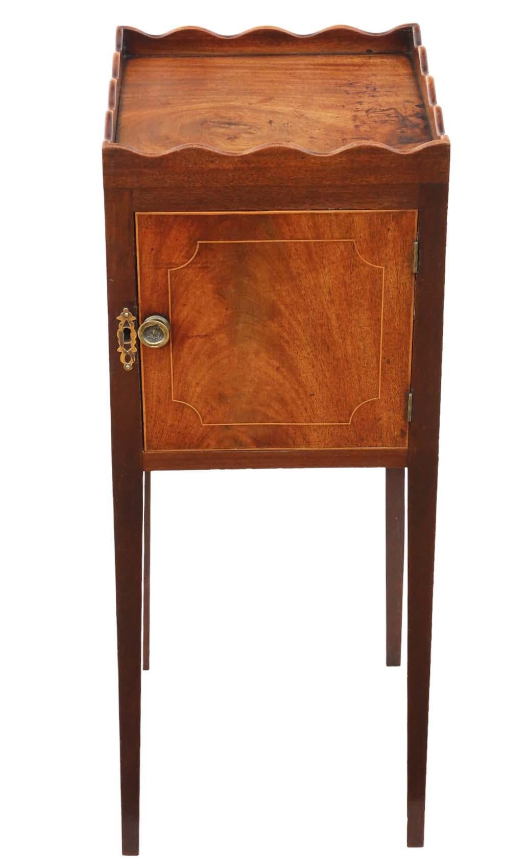 Antique quality 19th Century Georgian tray top nightstand mahogany bedside table For Sale 1