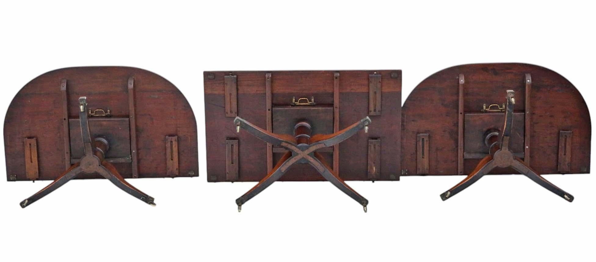 Table de salle à manger à rallonge du 19ème siècle de qualité ancienne à triple piédestal 11' en vente 5