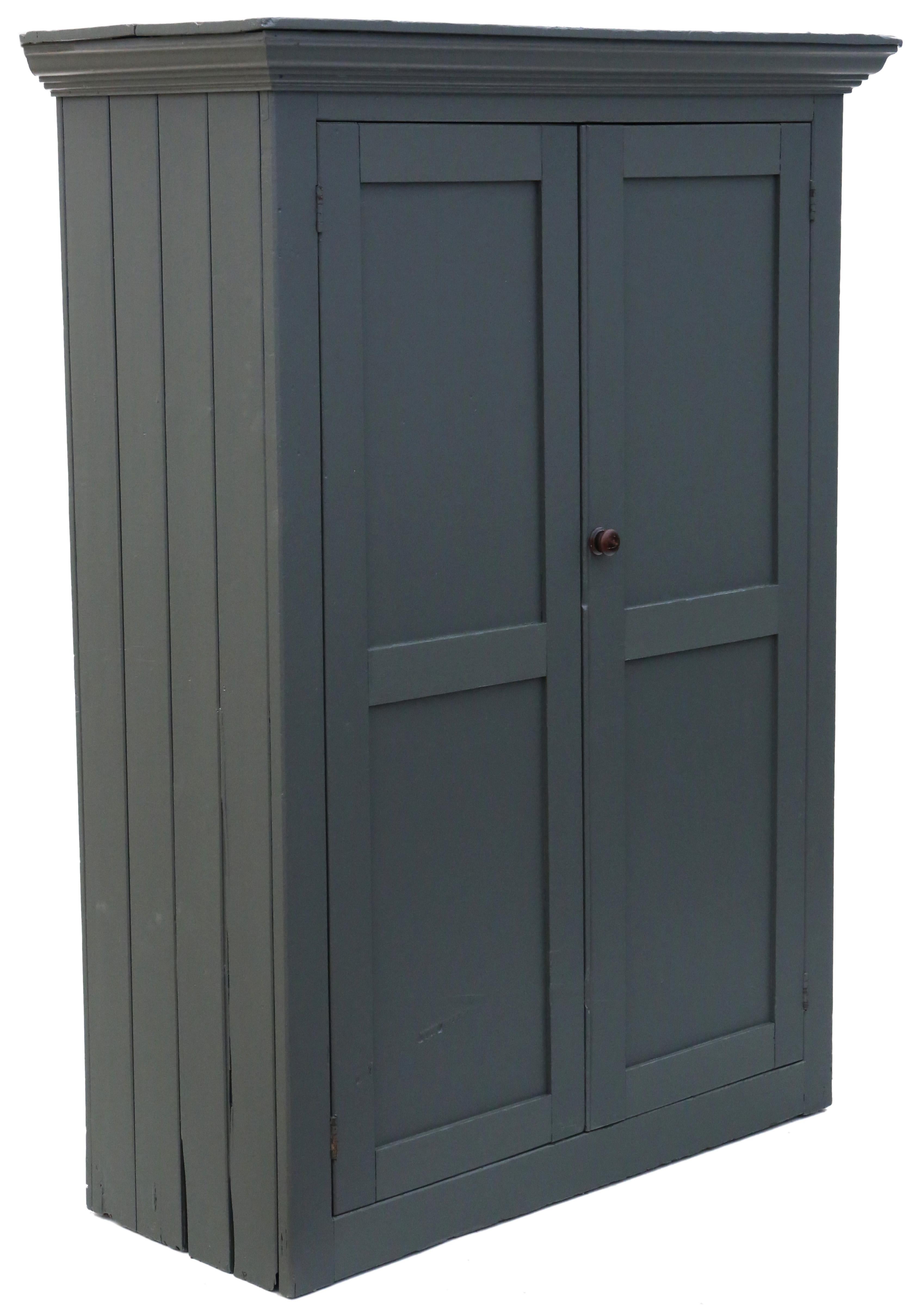 Antique quality 19th Century painted housekeeper's larder cupboard In Good Condition For Sale In Wisbech, Cambridgeshire