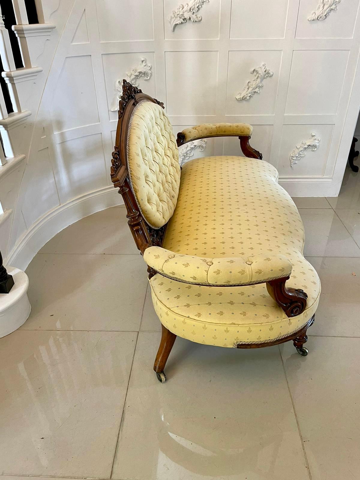 Antique Quality 19th Century Victorian Carved Walnut Settee at 1stDibs