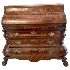 Bureau en forme de bombe en ronce de noyer avec marqueterie florale de qualité ancienne