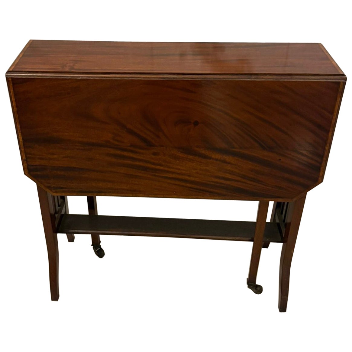 Table Sutherland en acajou marqueté de qualité ancienne, datant de l'époque édouardienne en vente