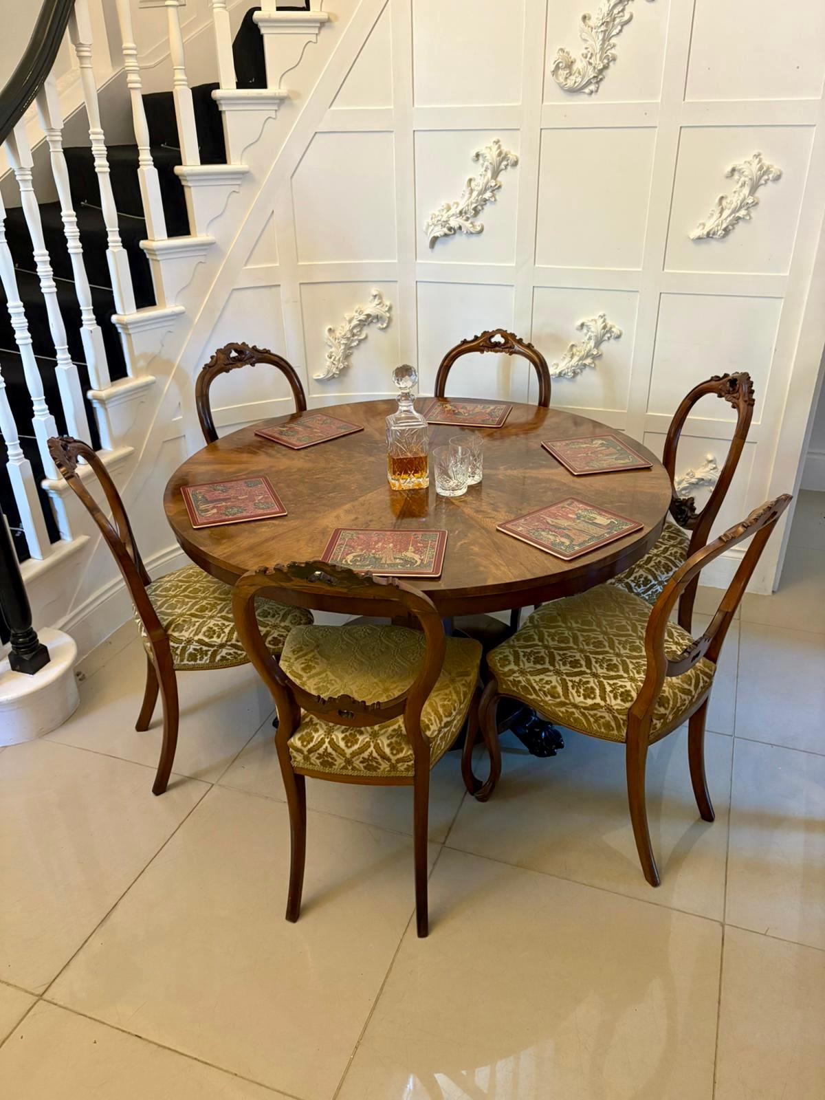 Table de salle à manger 6 places en acajou évasé et segmenté de qualité ancienne en vente 1