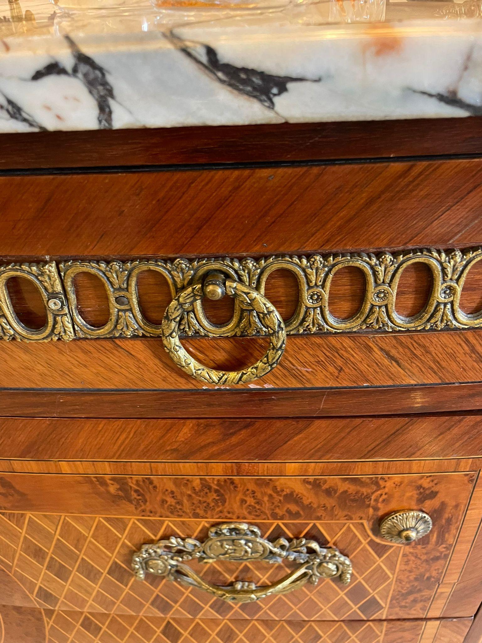 Antique Quality French Kingwood & Marquetry Inlaid Marble Top Chest of Drawers For Sale 1