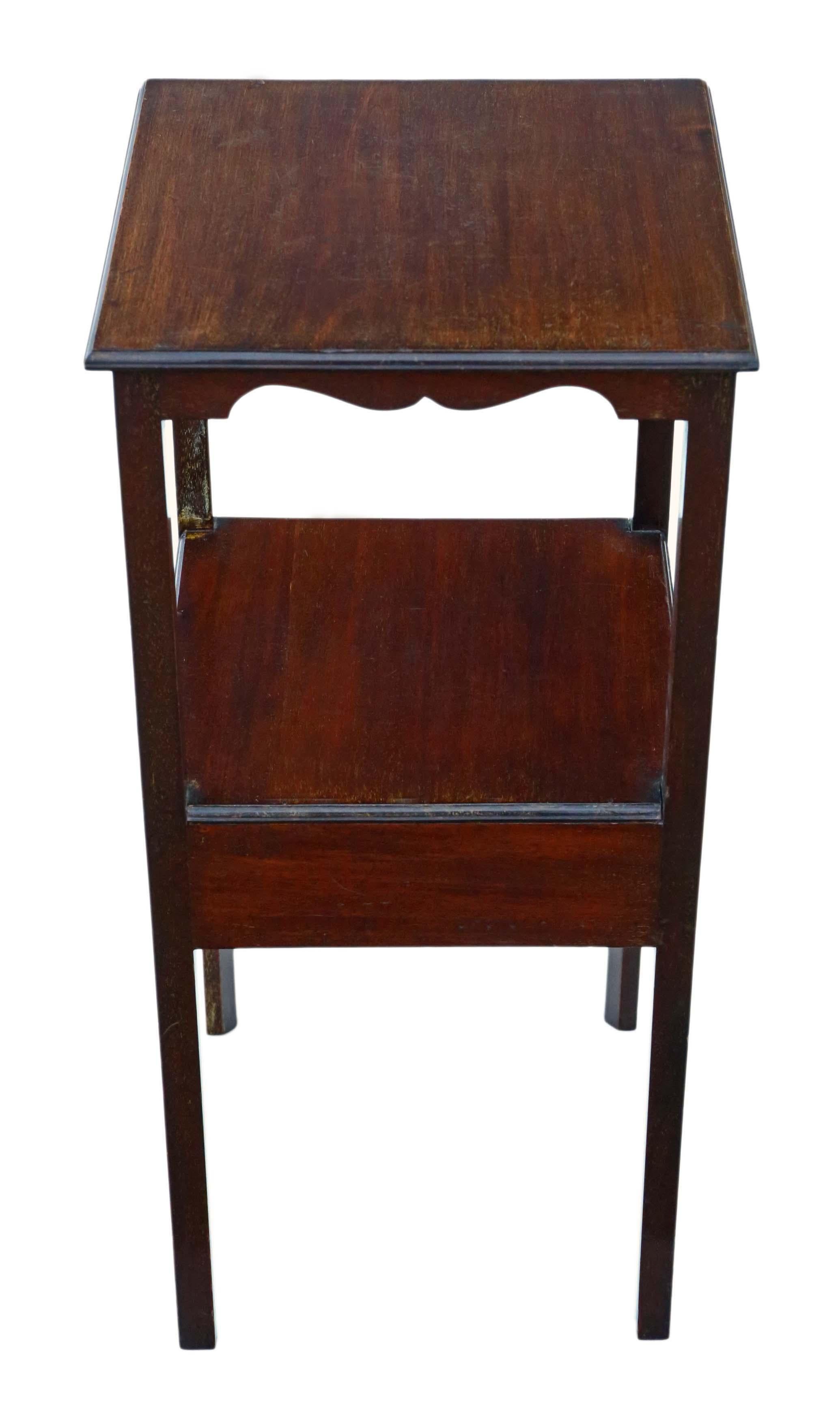 Antique quality Georgian 19th Century mahogany bedside table chest washstand In Good Condition In Wisbech, Cambridgeshire
