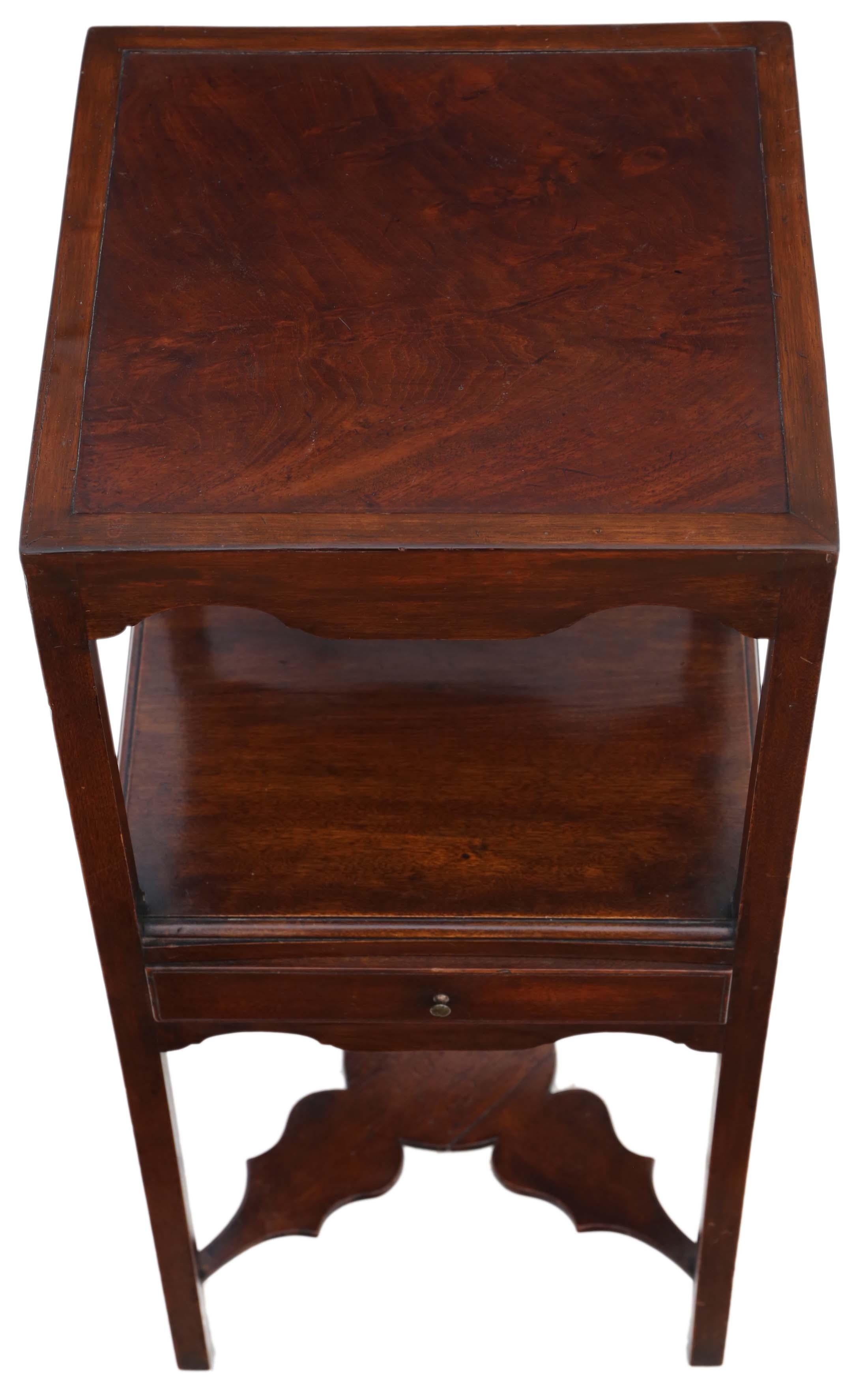 Antique quality Georgian circa 1810 inlaid mahogany washstand bedside table.

Great rare item, which is solid with no loose joints and no woodworm. The drawer slides freely.

Lovely age, color and patina.

Measures: 33cm wide x 33cm deep x
