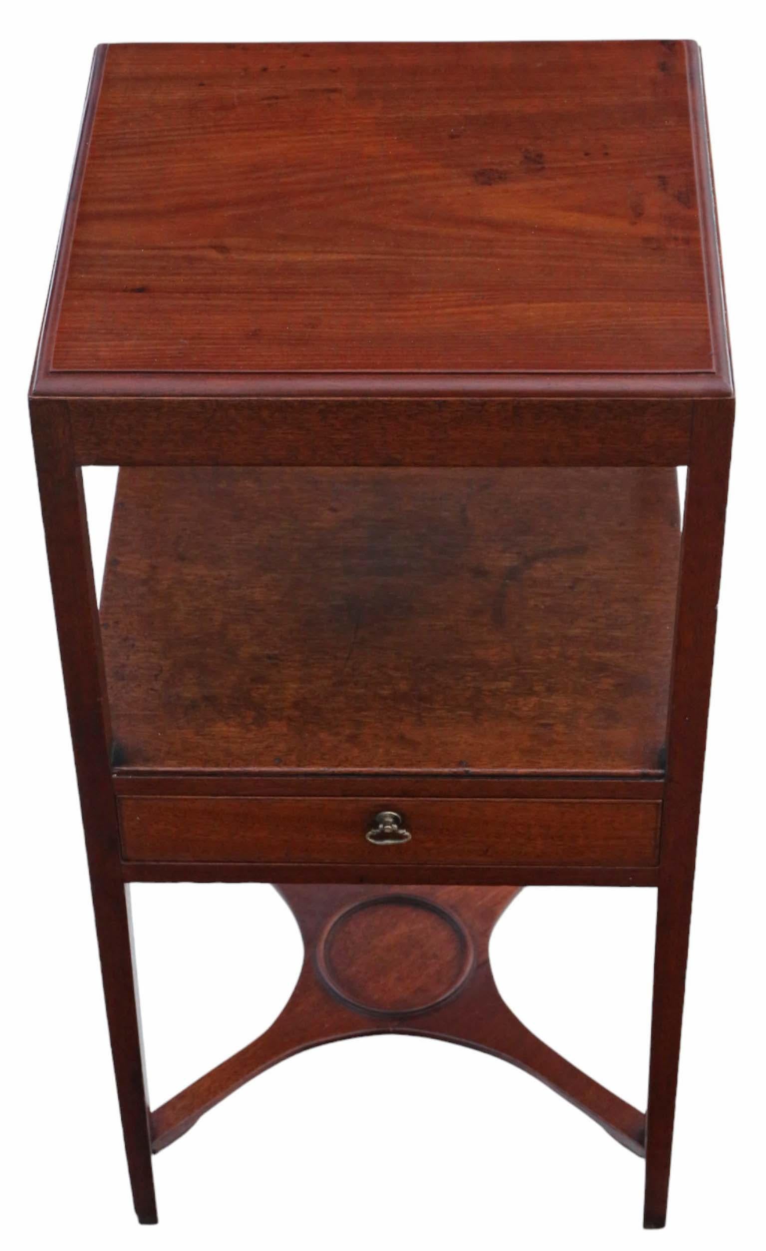 Antique mahogany washstand, bedside table, or Georgian nightstand dating back to circa 1800.

A rare and remarkable piece, it remains solid with no loose joints, and there is no evidence of woodworm. The drawer smoothly slides open.

The item boasts