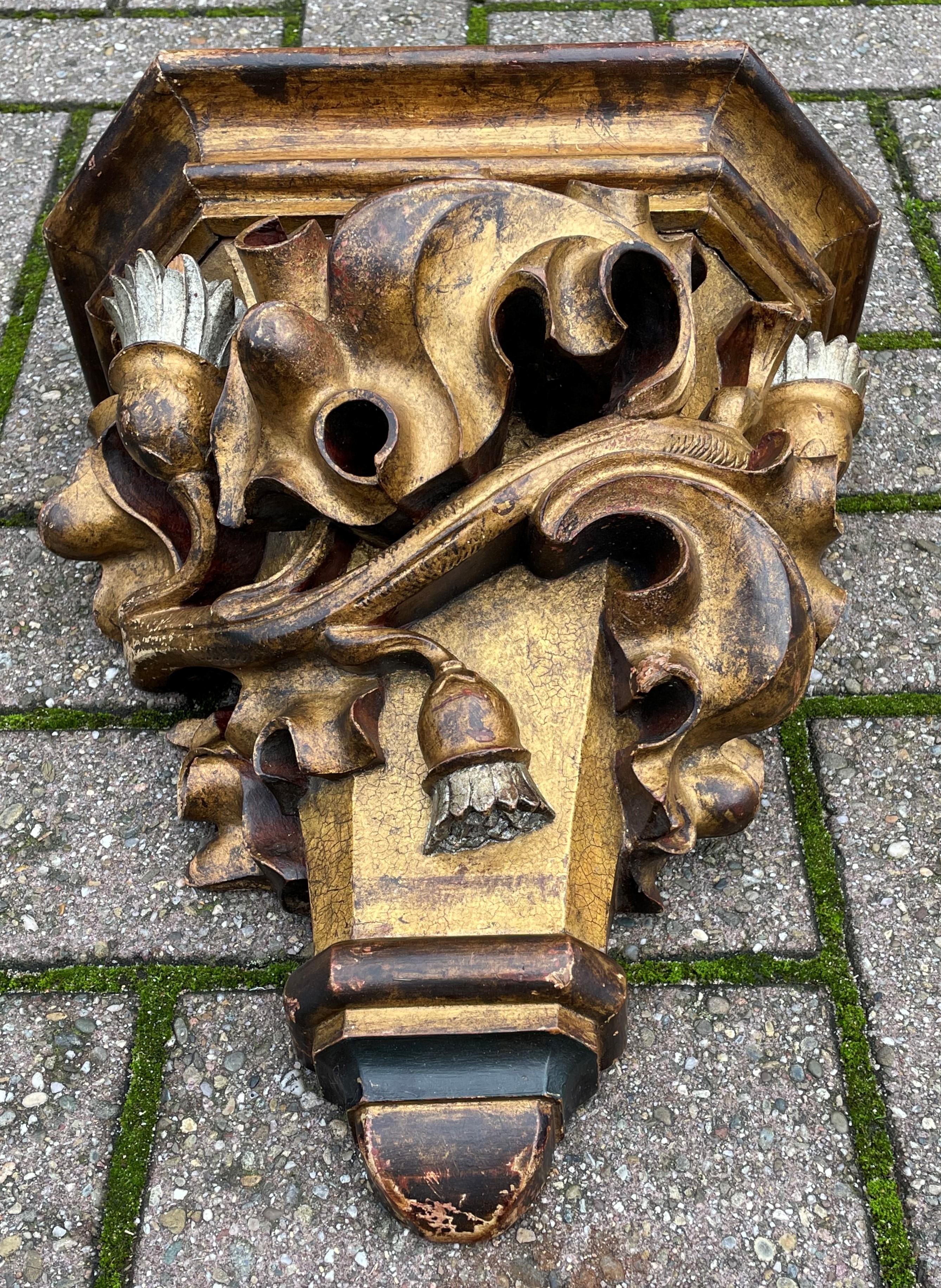 Antique Gothic Revival Top Quality Hand Carved & Gilt Wooden Church Wall Bracket In Good Condition In Lisse, NL