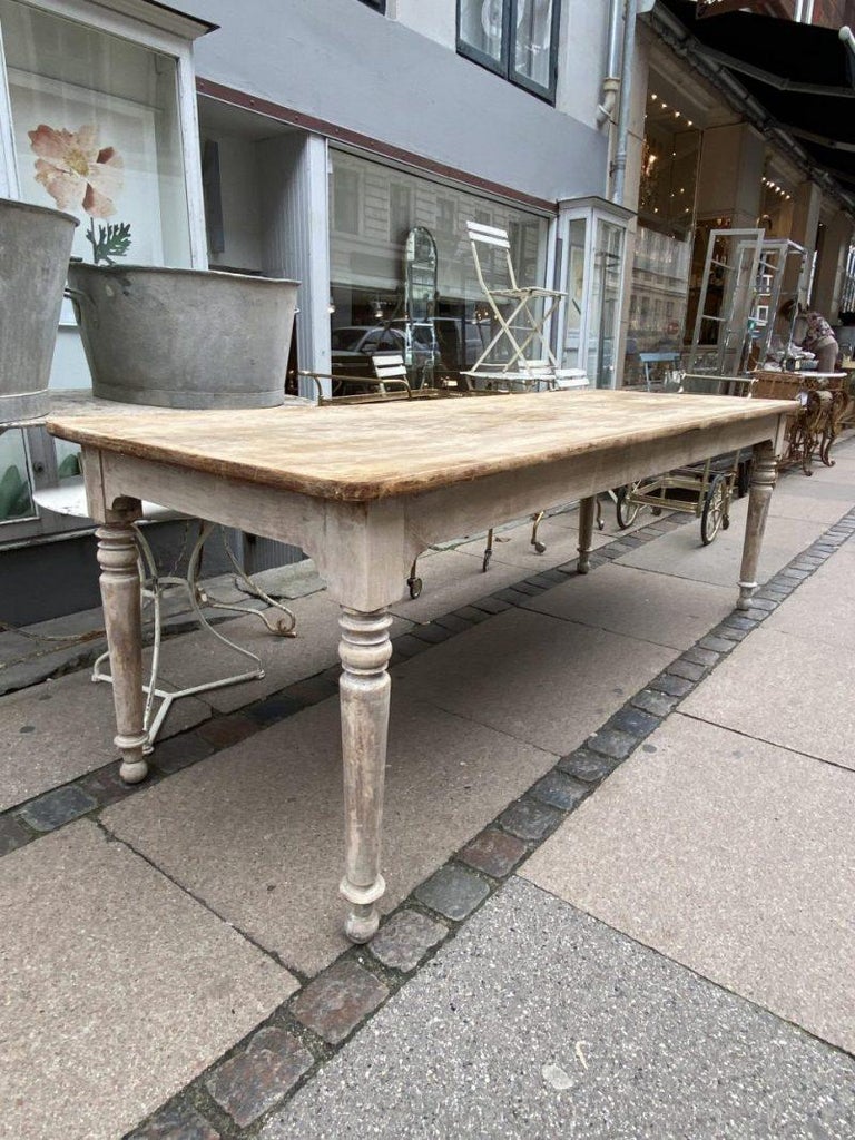 Antiker und langer Tisch in hoher Qualität, Frankreich bei 1stDibs Deutschland